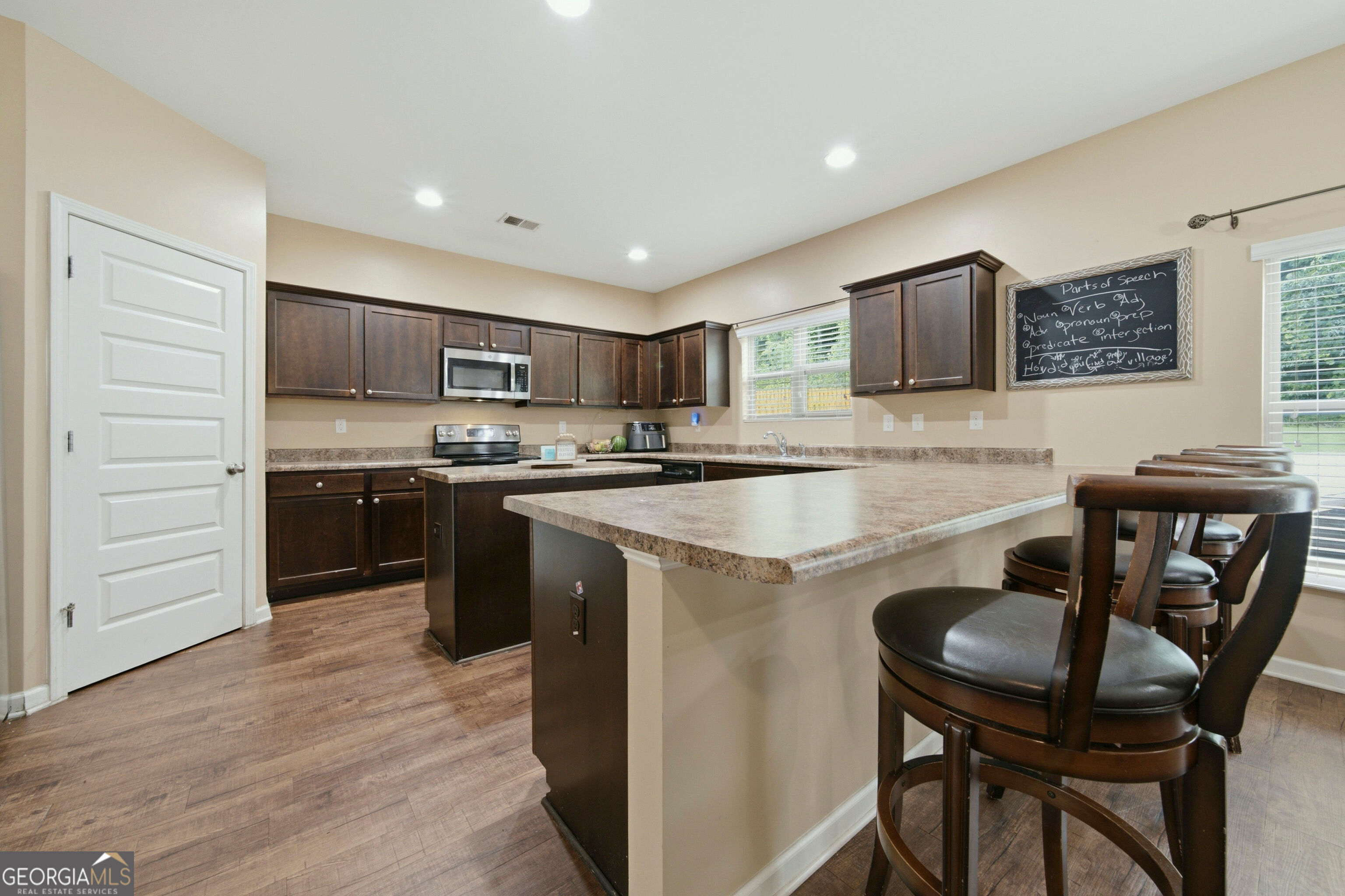 8419 Hillspire Drive Property Photo 9