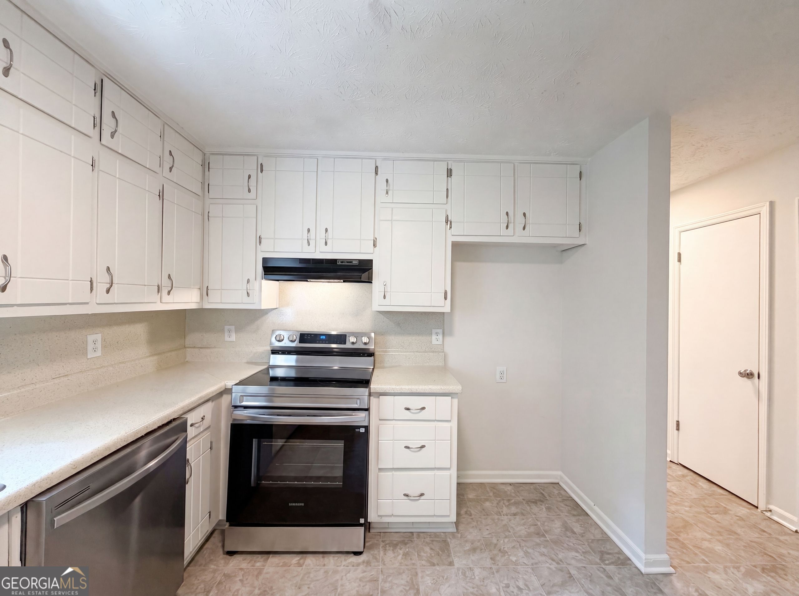 6486 Lynndale Lane Property Photo 7