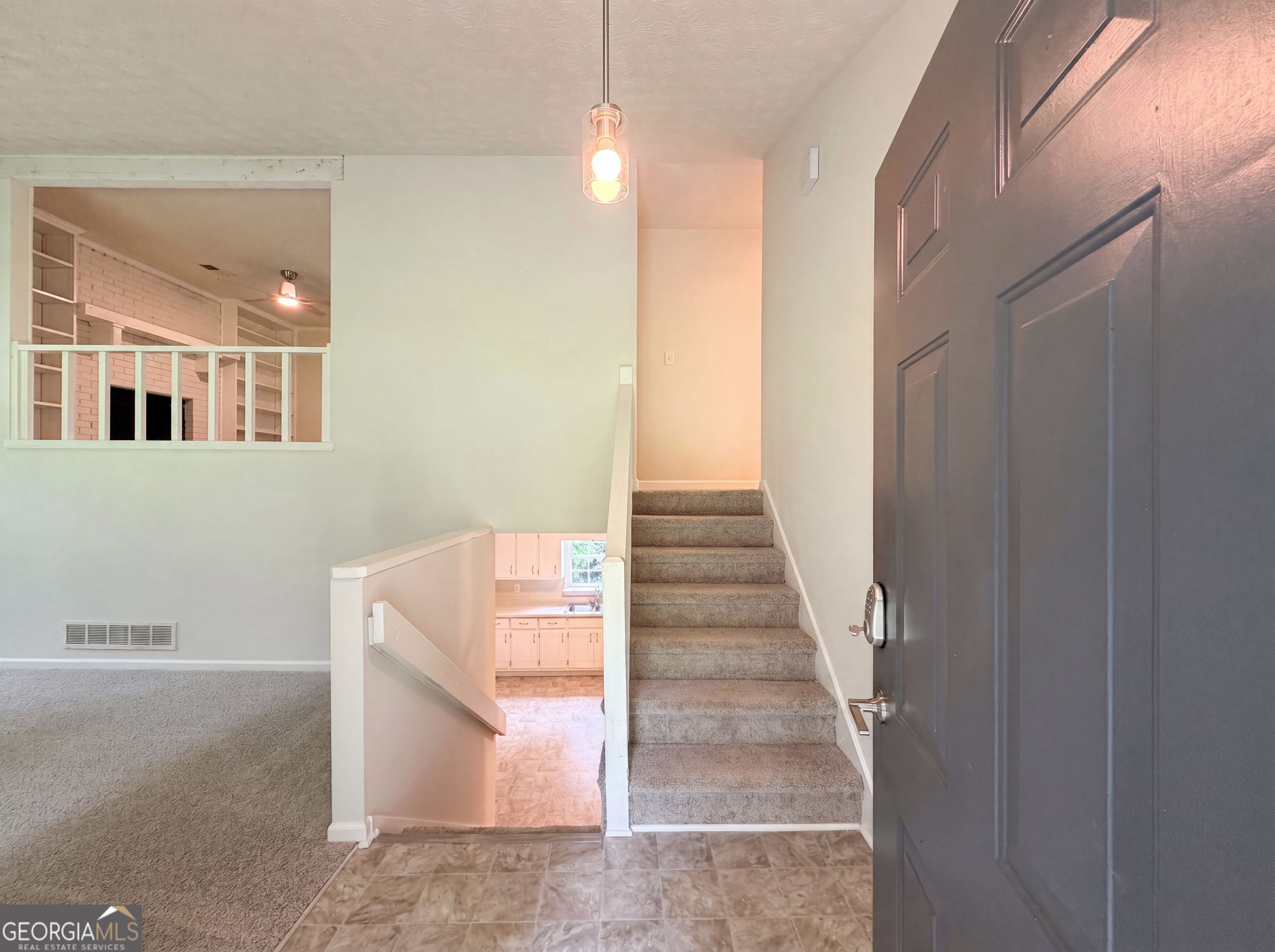 6486 Lynndale Lane Property Photo 8