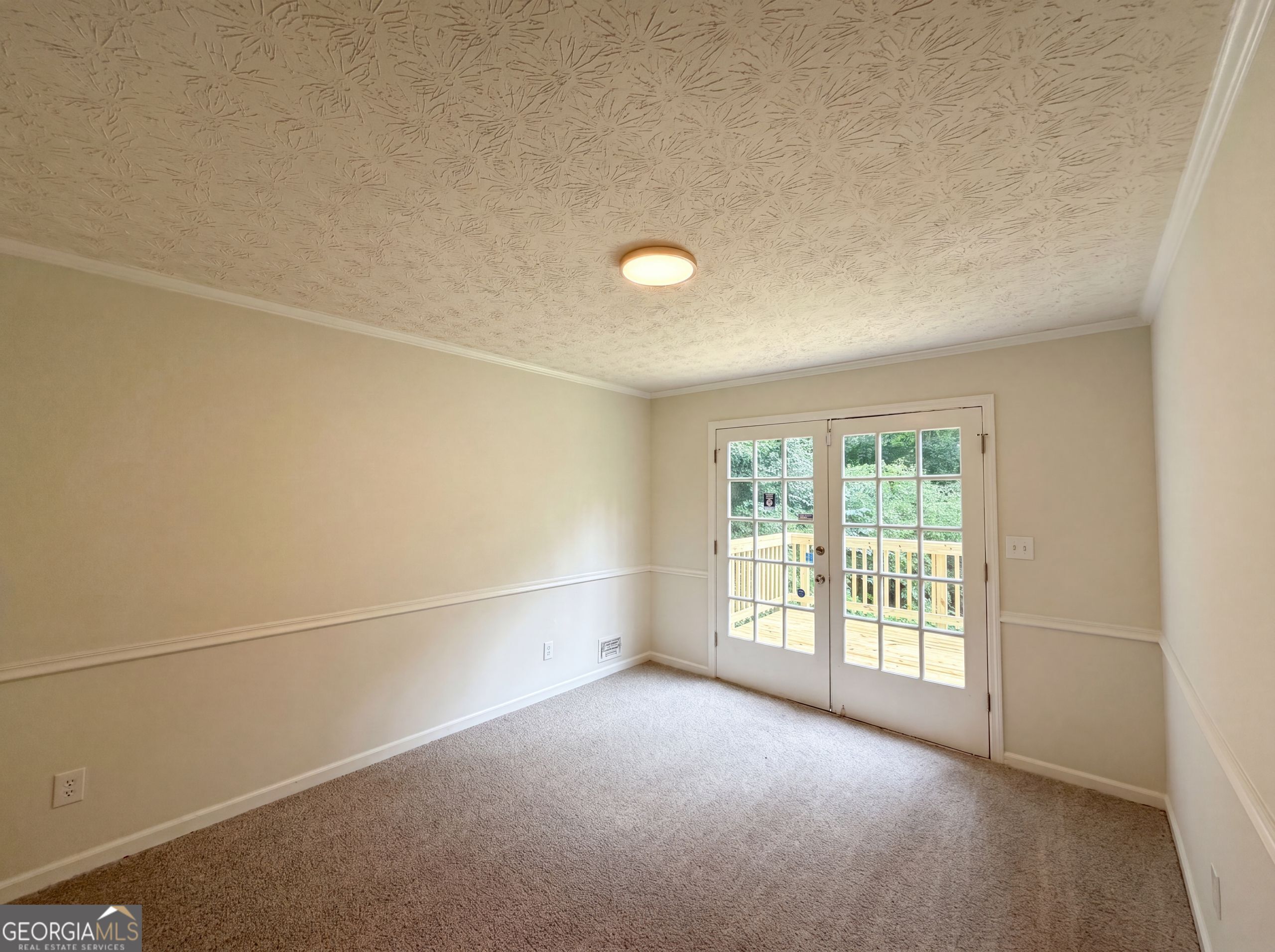 6486 Lynndale Lane Property Photo 12