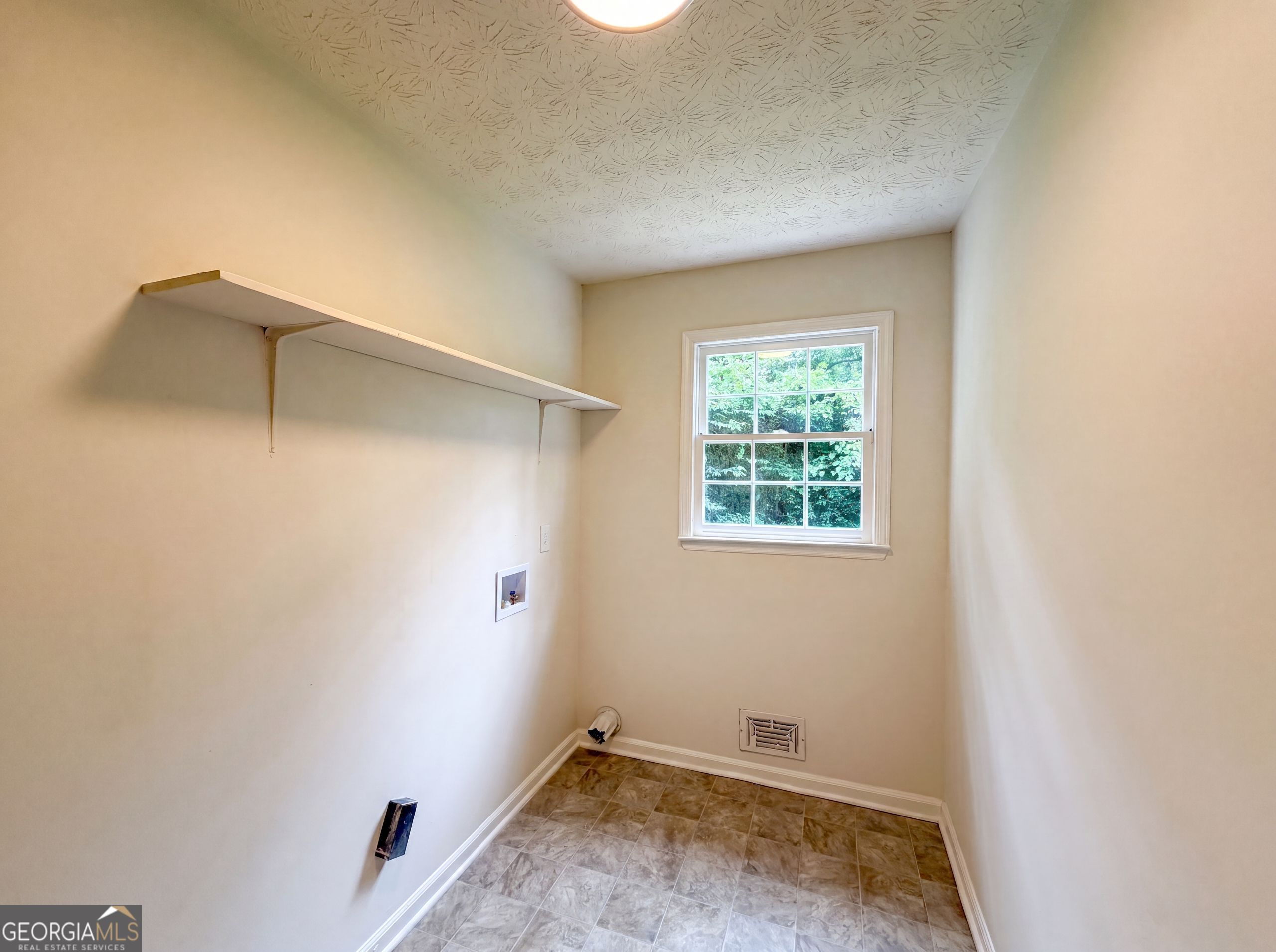 6486 Lynndale Lane Property Photo 21