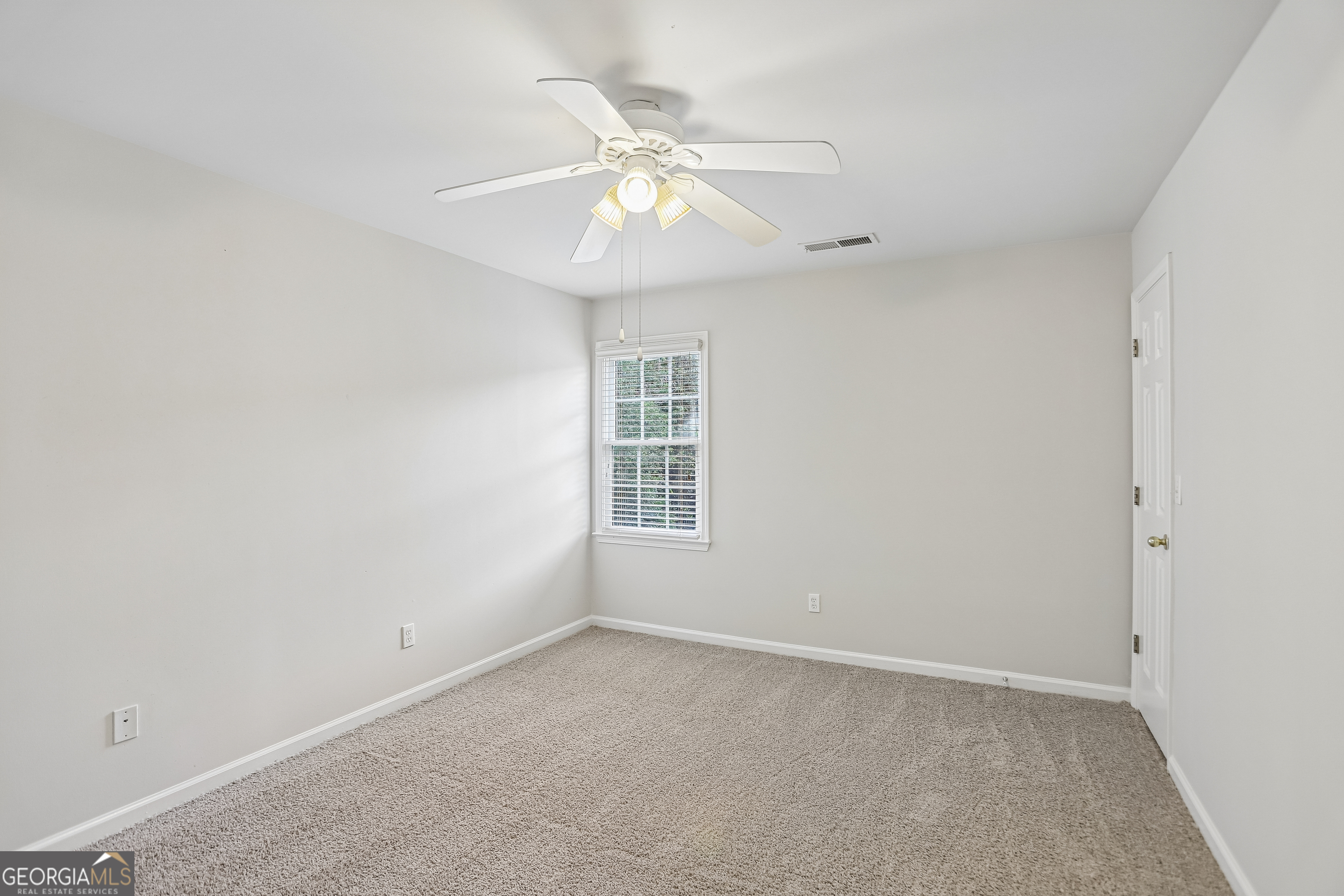199 Pine Crescent Property Photo 17