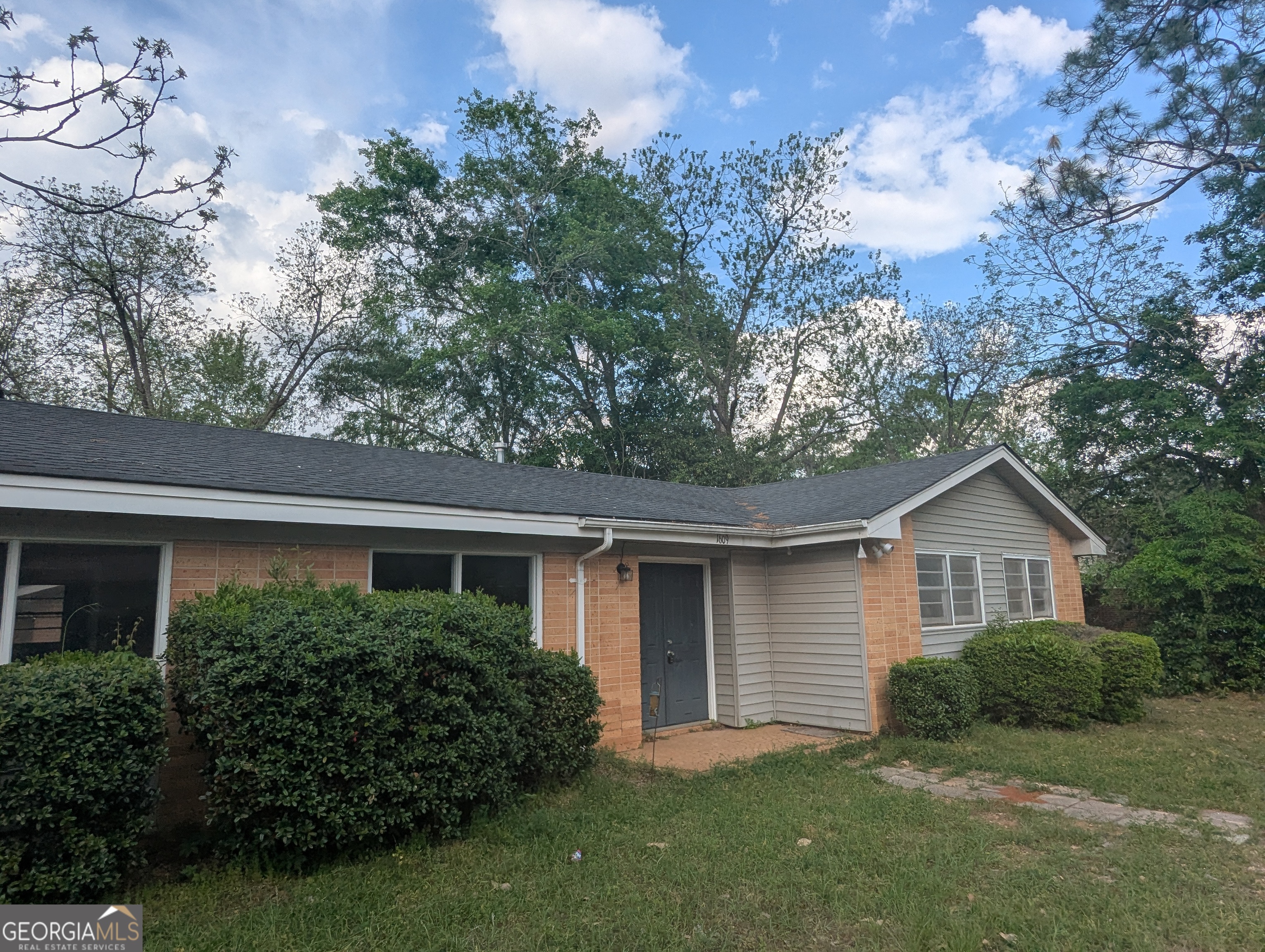 1609 Gail Avenue Property Photo 1