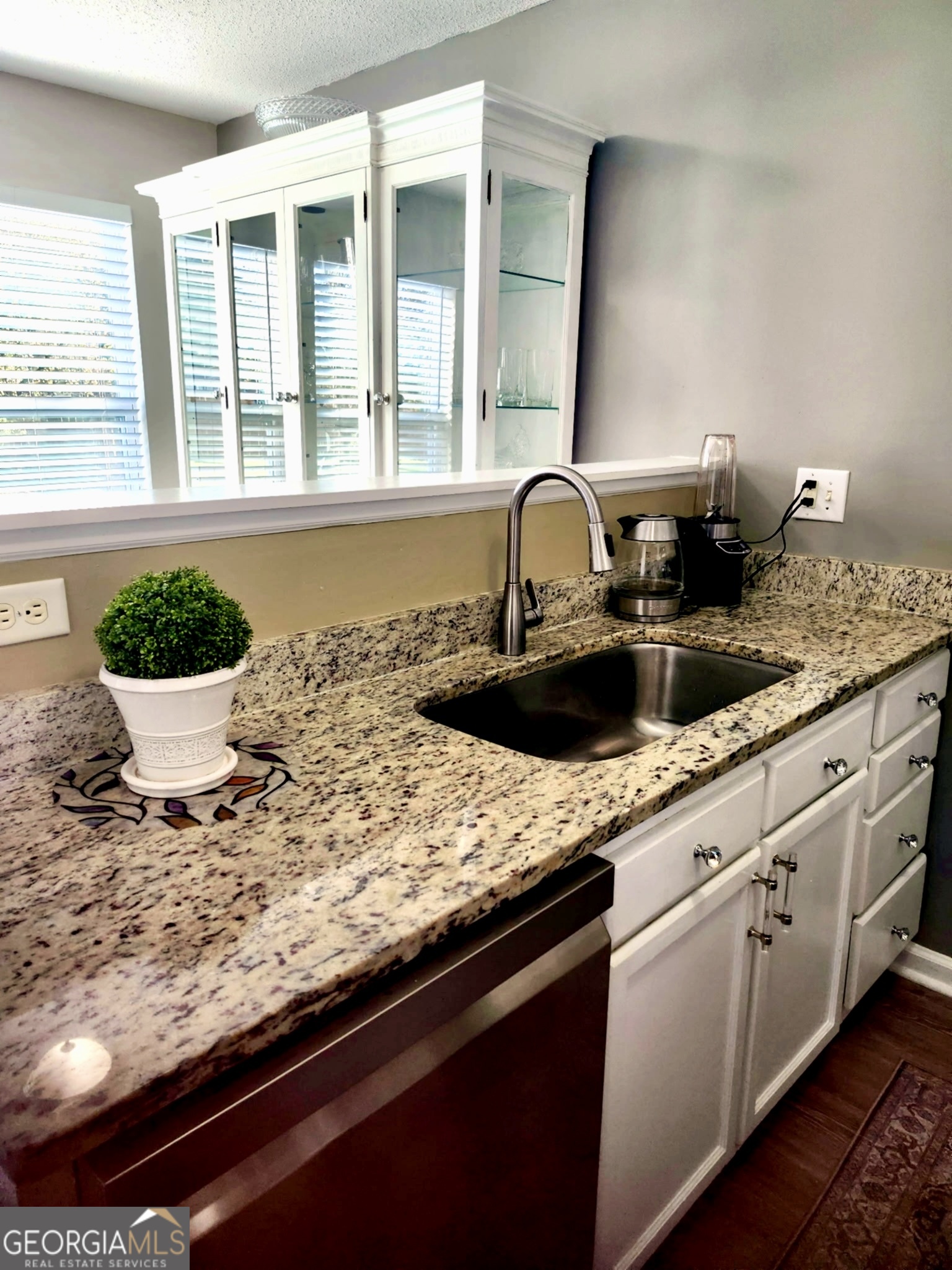 2226 Tuley Drive Property Photo 8