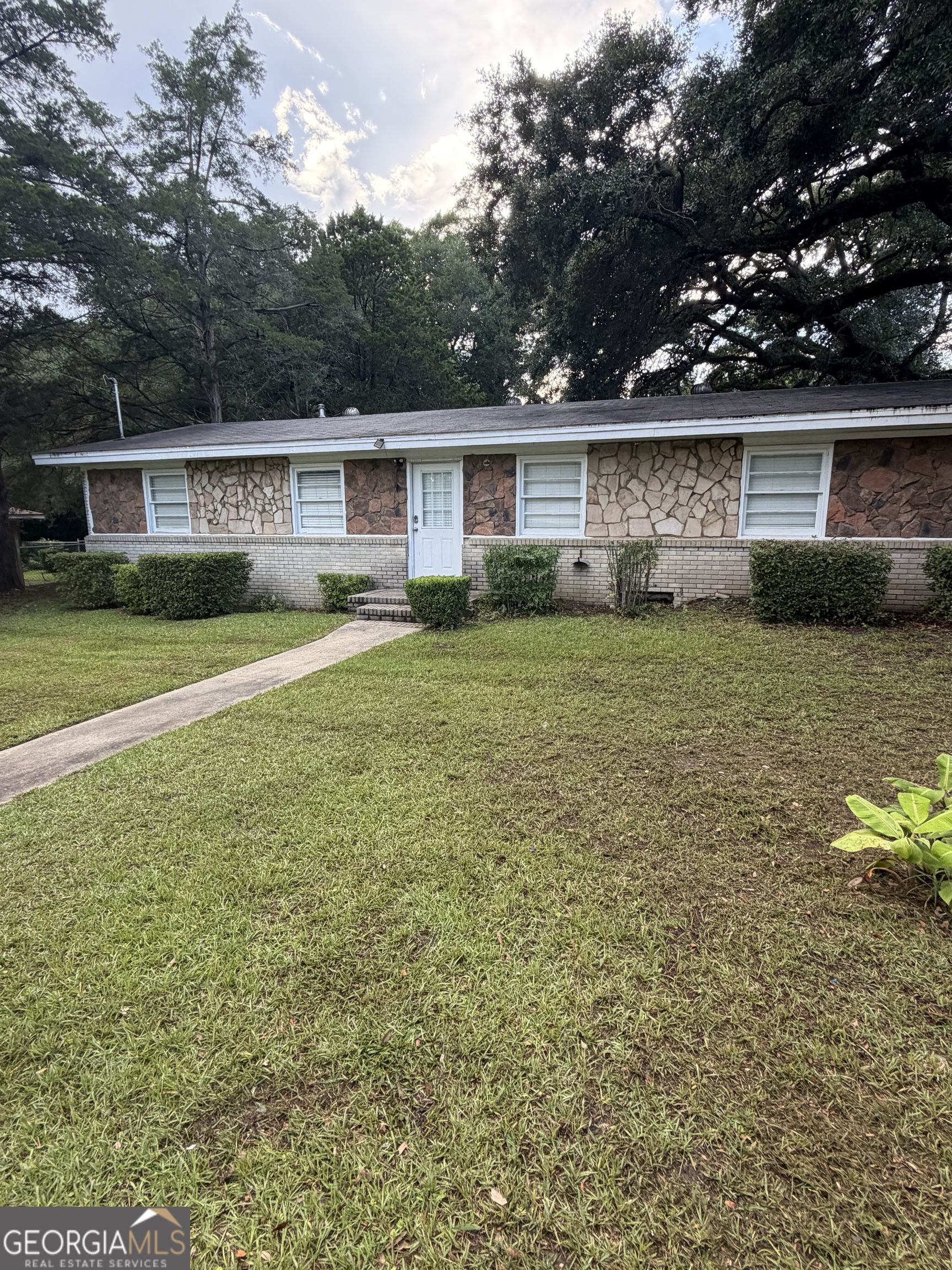 5859 8th Avenue Property Photo 3