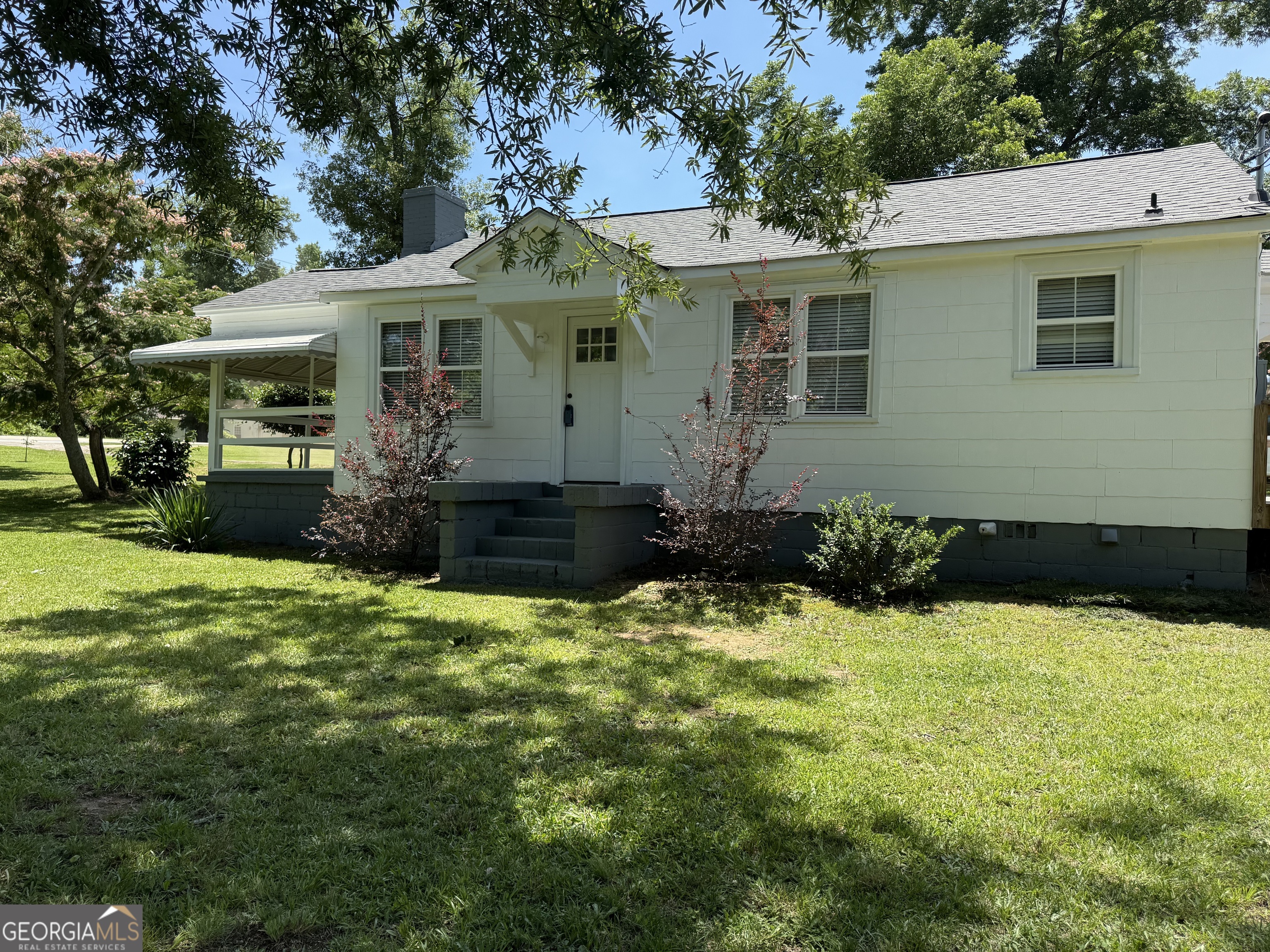 1511 W Poplar Street