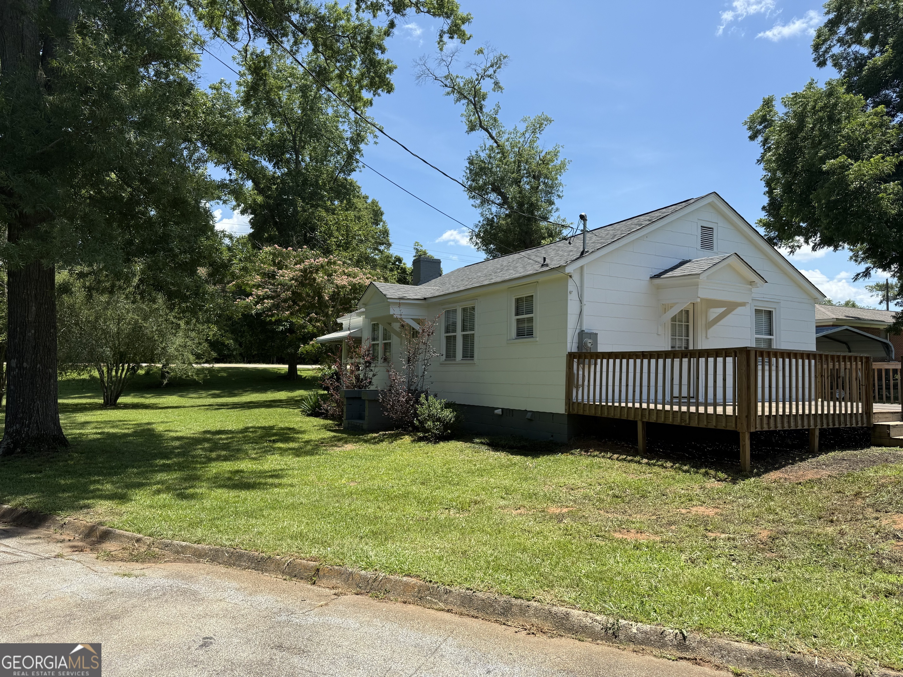 1511 W Poplar Street Property Photo 20