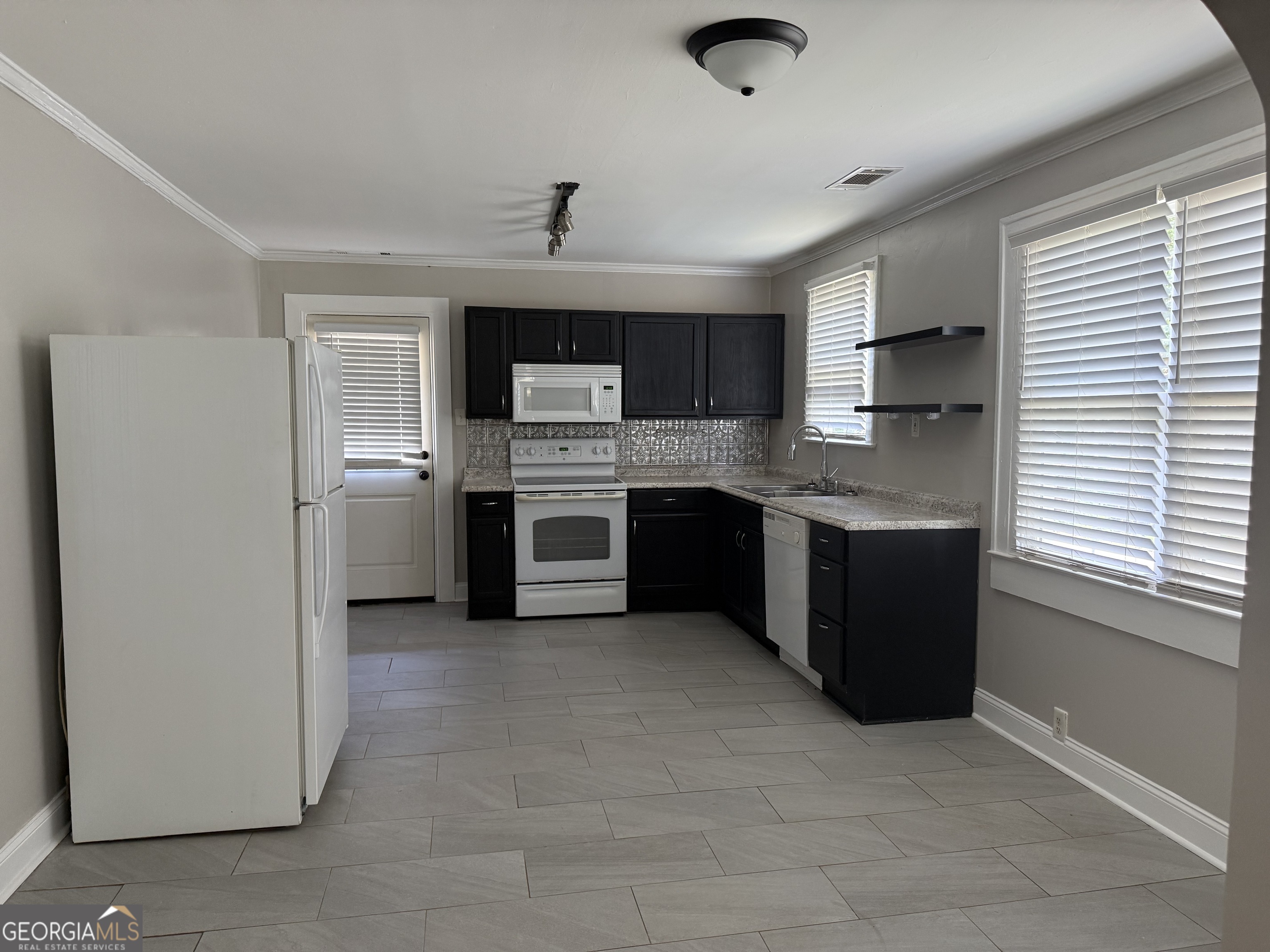 1511 W Poplar Street Property Photo 25