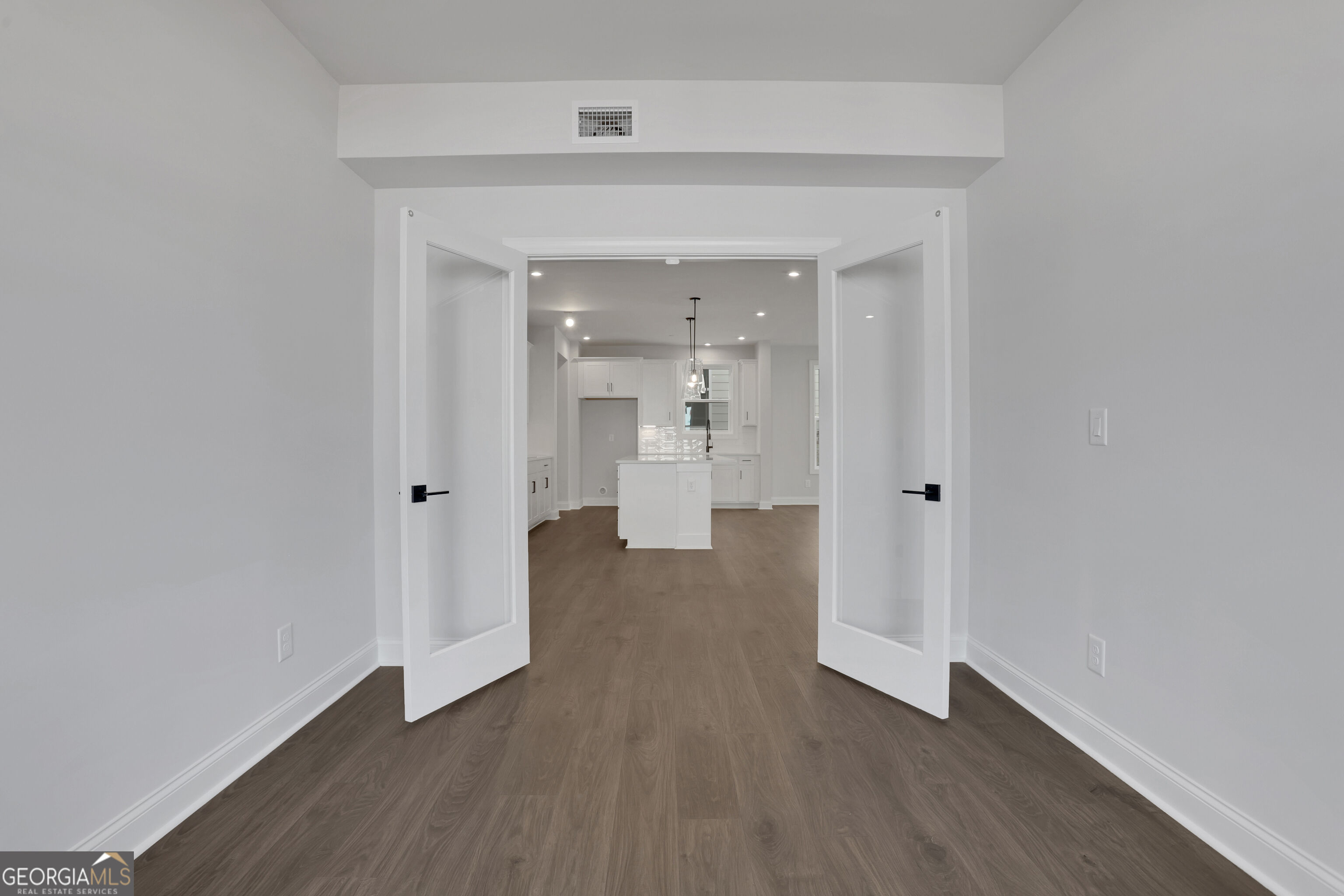 122 Willowfern Lane Property Photo 4