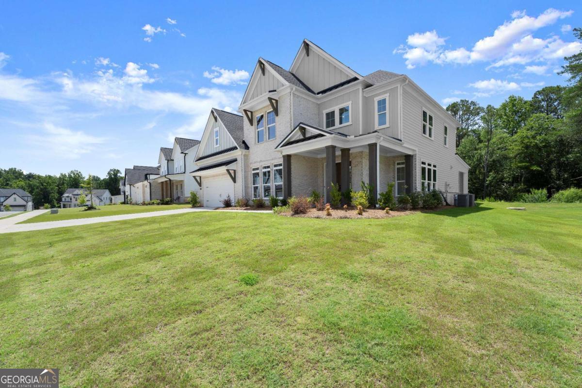 6470 Pond View Drive Property Photo 4