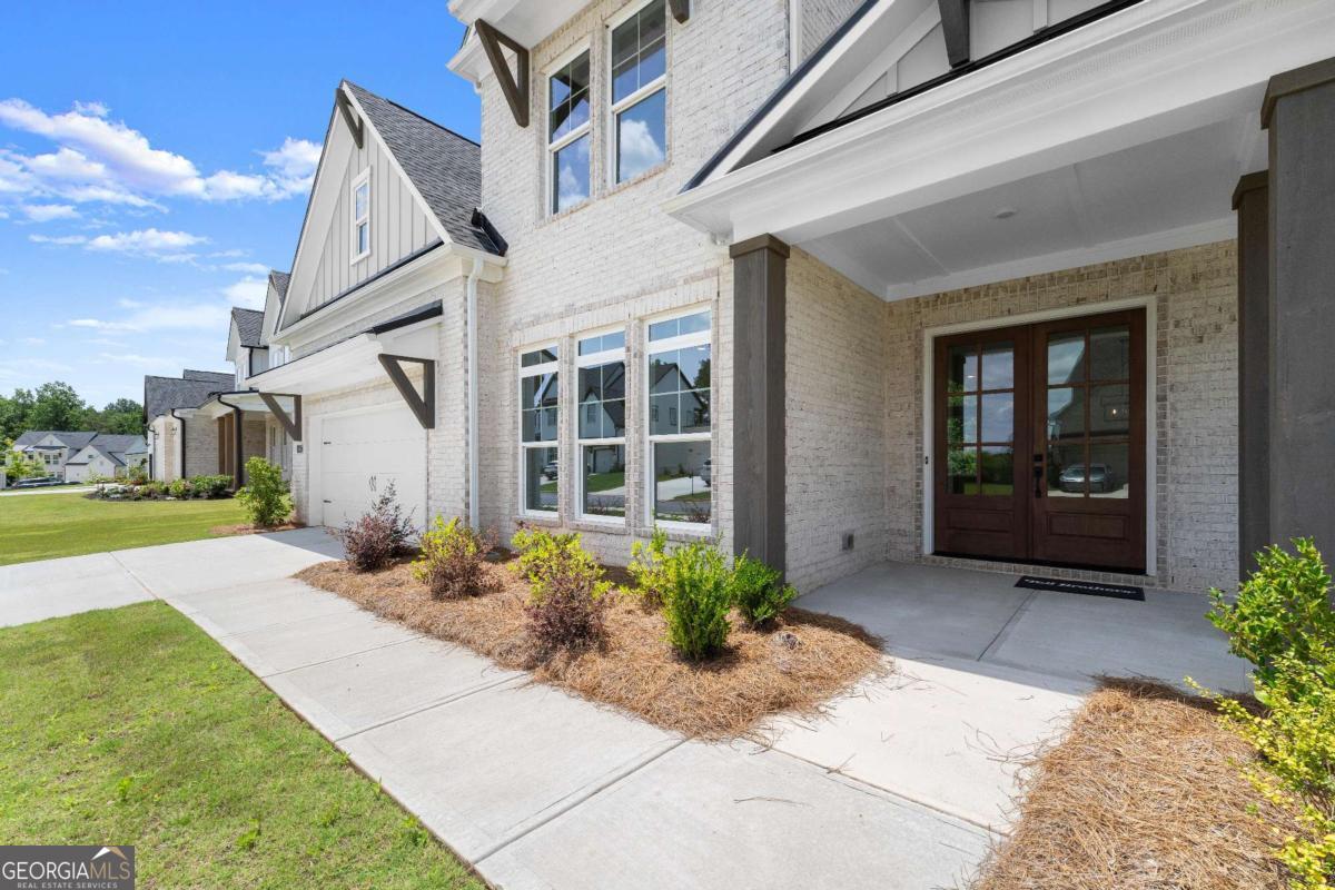 6470 Pond View Drive Property Photo 6