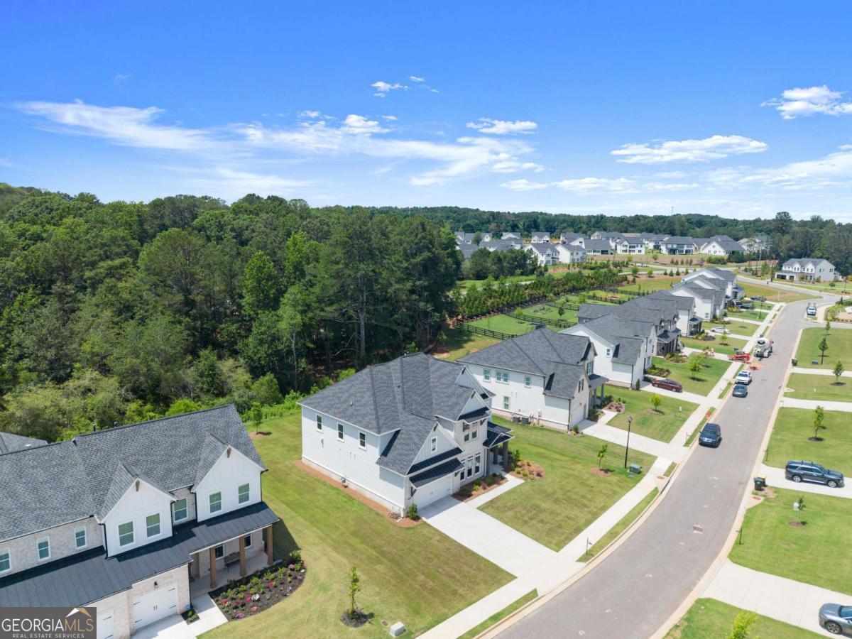 6470 Pond View Drive Property Photo 8