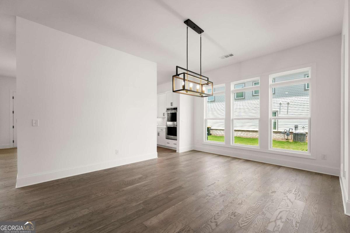 6470 Pond View Drive Property Photo 14