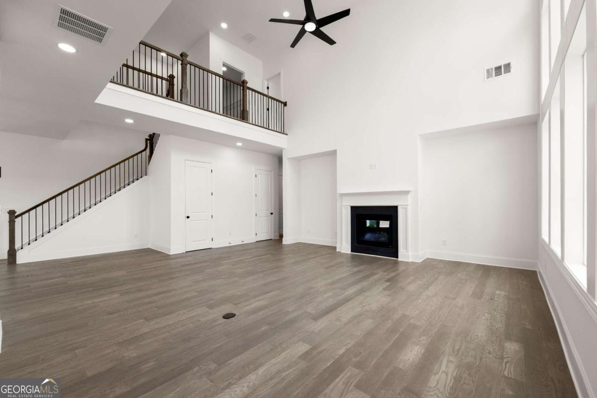 6470 Pond View Drive Property Photo 25