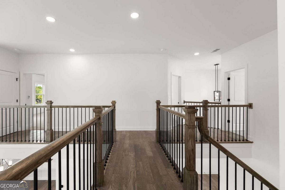 6470 Pond View Drive Property Photo 35