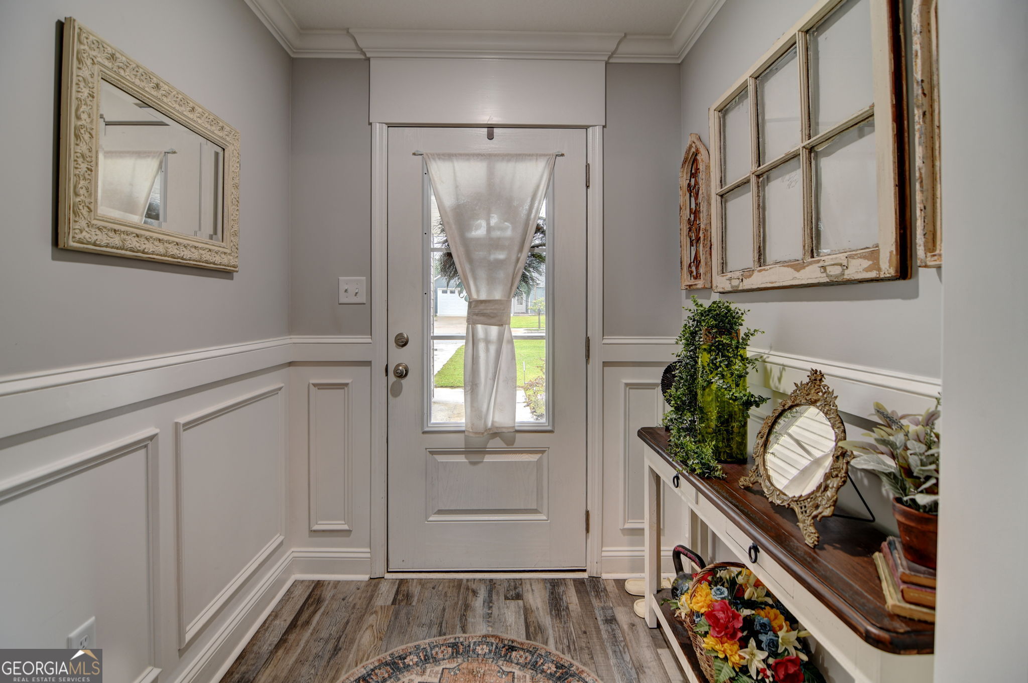 2039 Meadow Cove Drive Property Photo 3