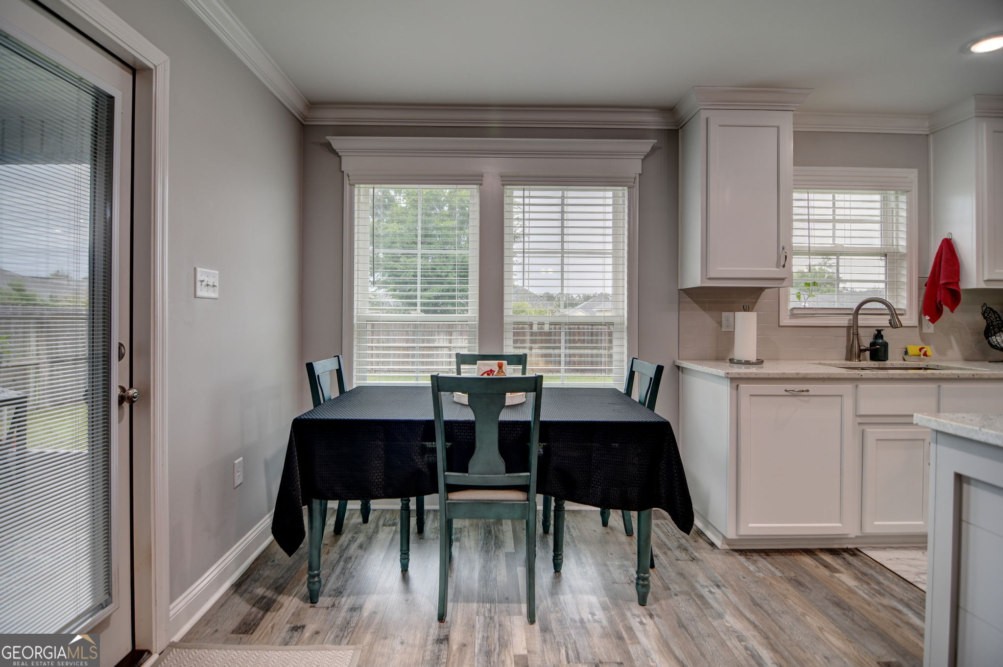 2039 Meadow Cove Drive Property Photo 8
