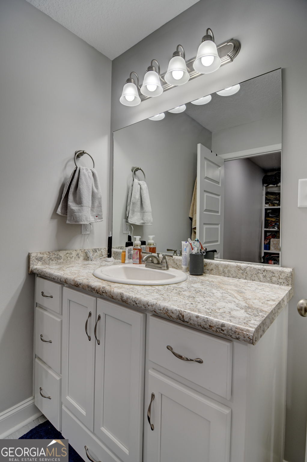 2039 Meadow Cove Drive Property Photo 16