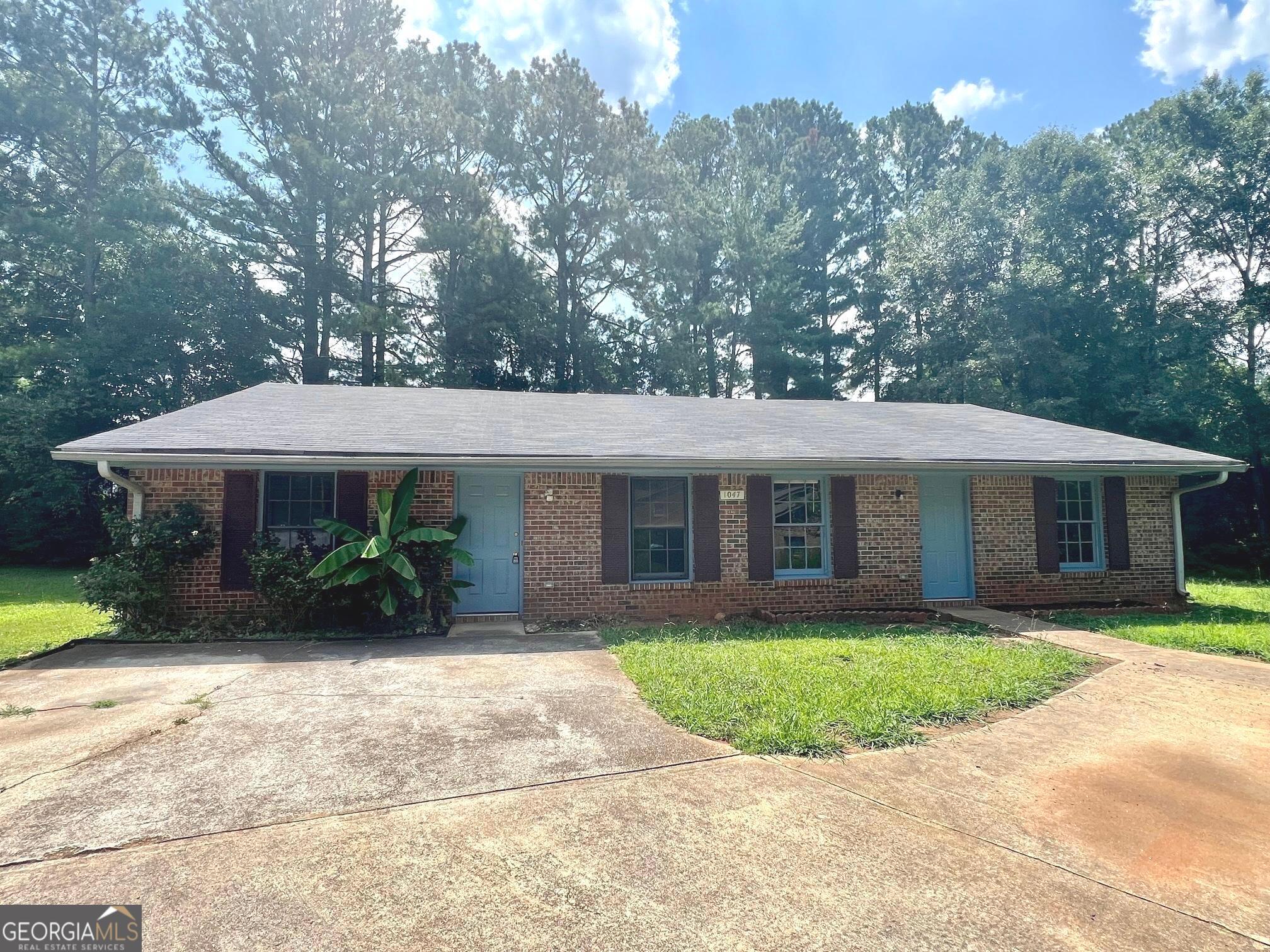 1047 Chestnut Oak Court Ne Property Photo 1