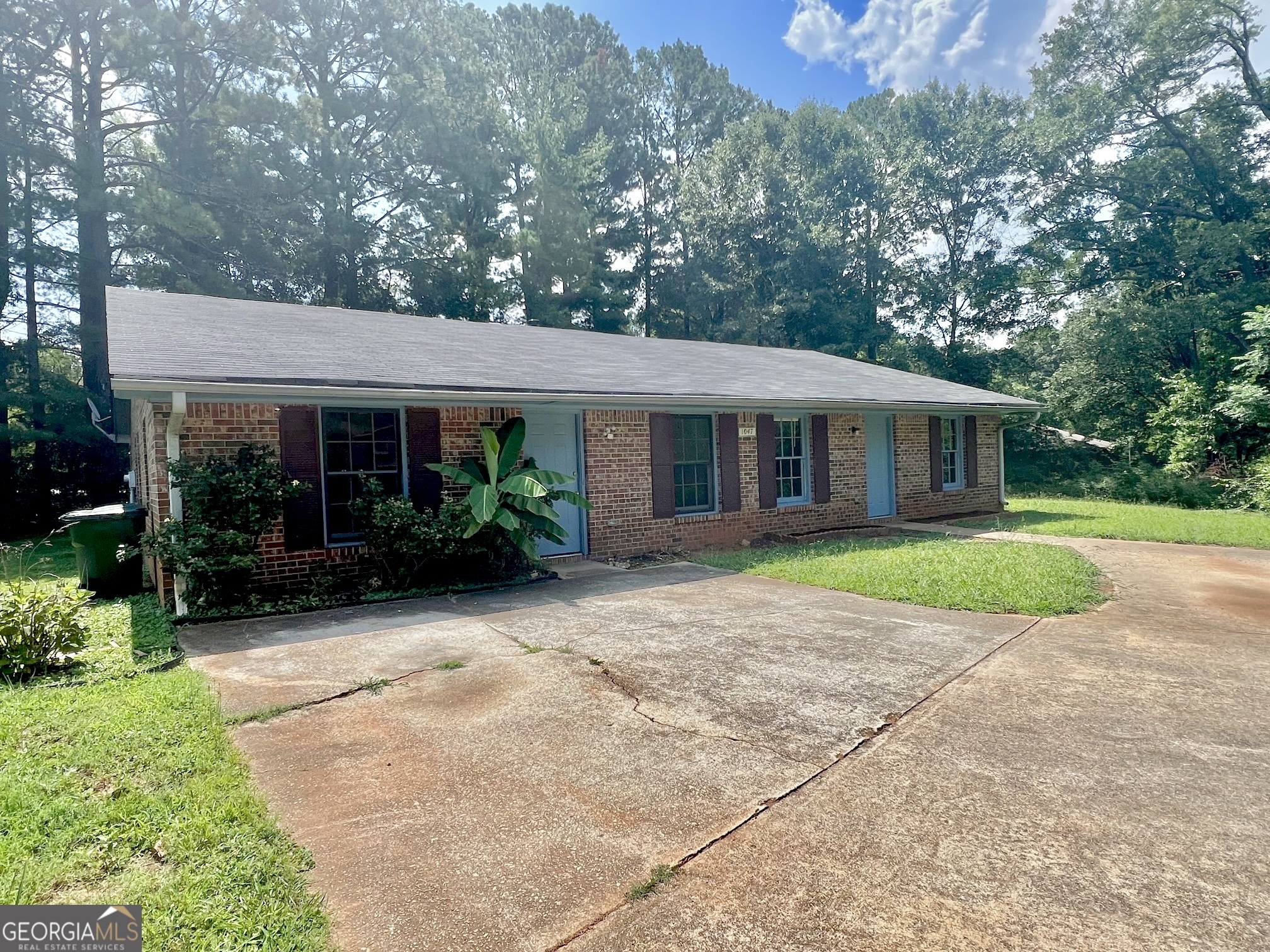 1047 Chestnut Oak Court Ne Property Photo 2