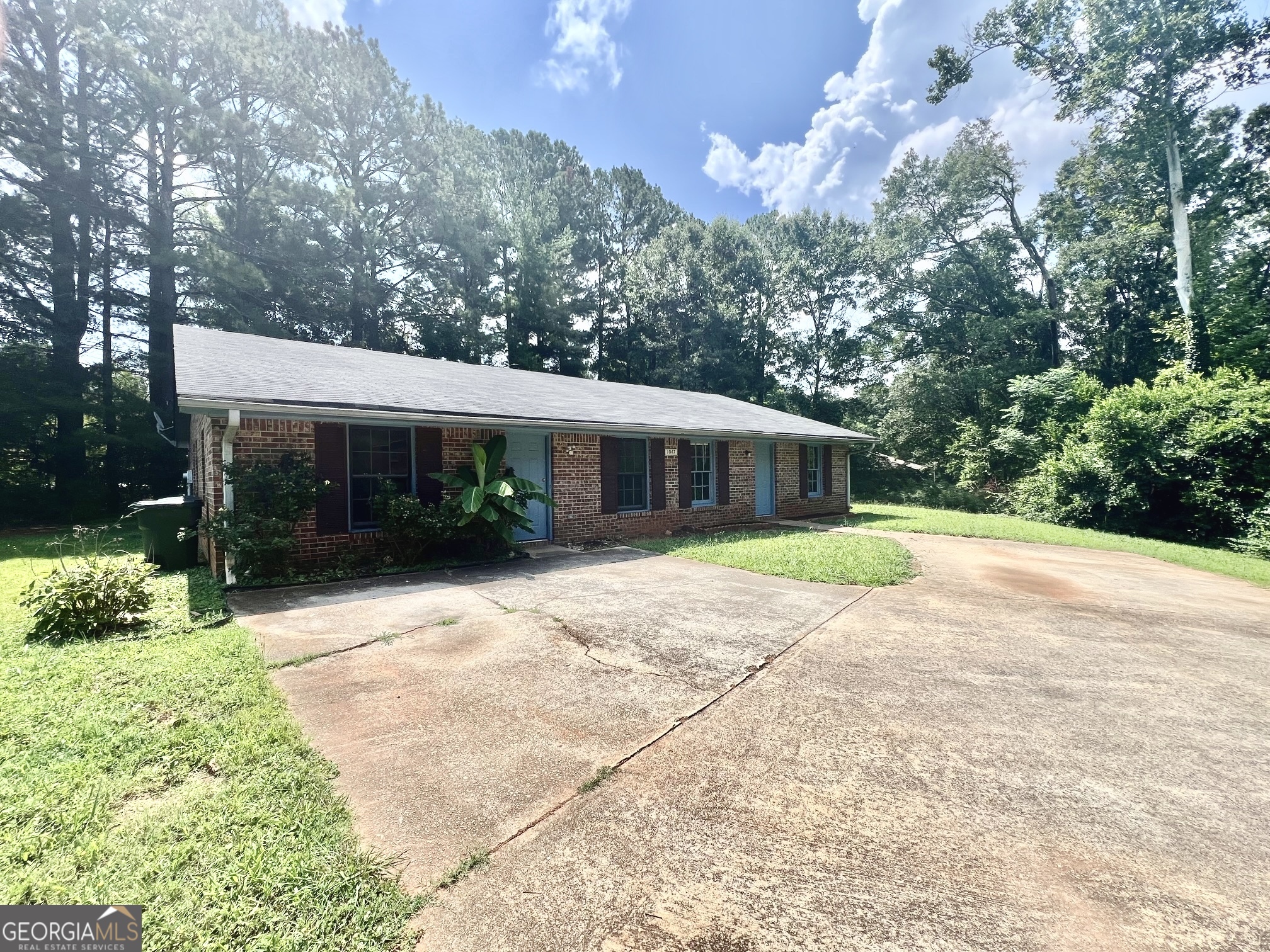 1047 Chestnut Oak Court Ne Property Photo 3