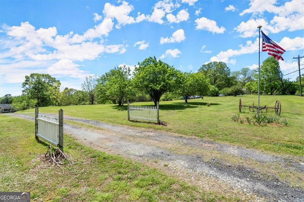 16160 Henderson Road Property Photo 7