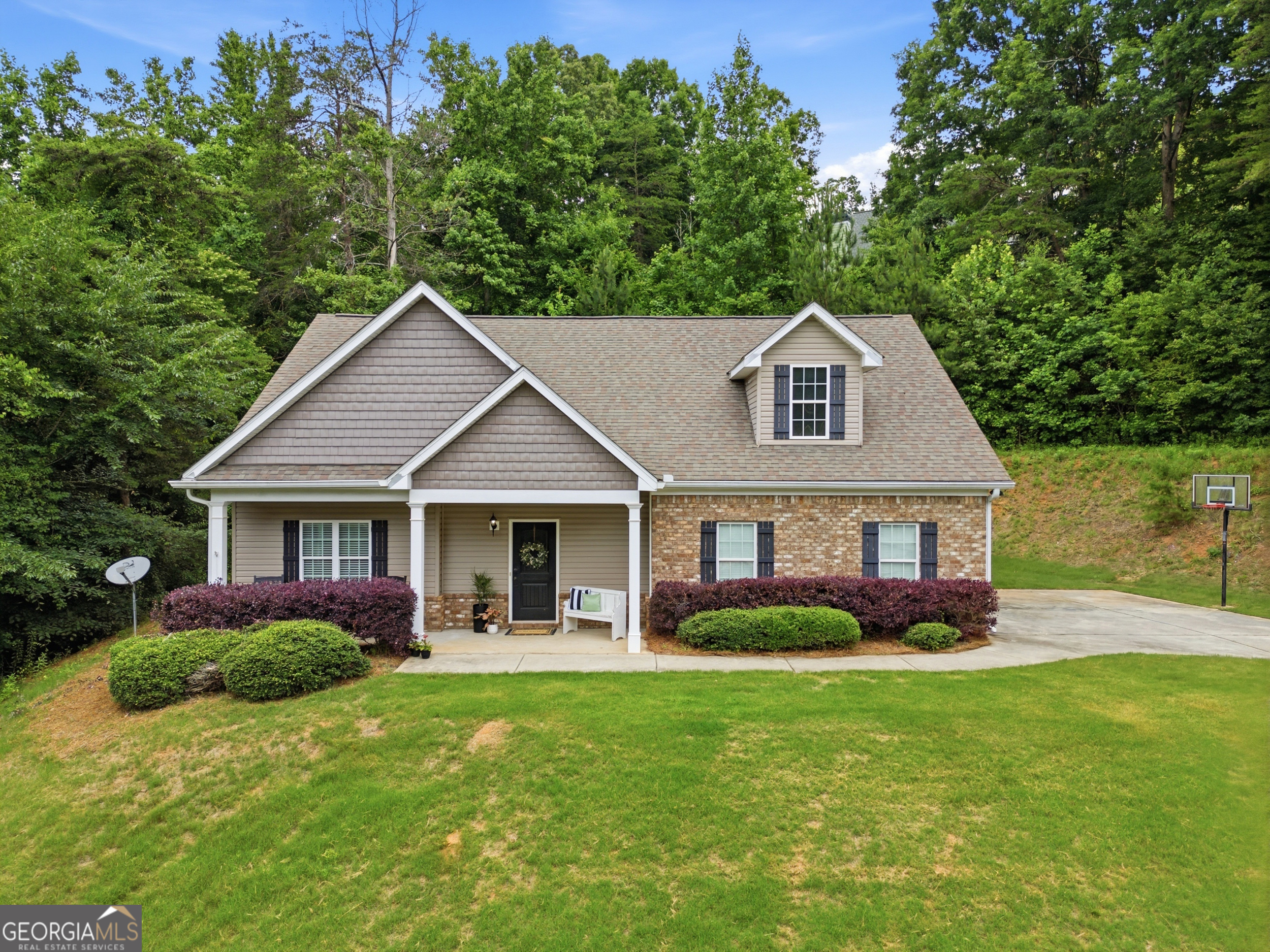 5553 Checkered Spot Drive Property Photo 4
