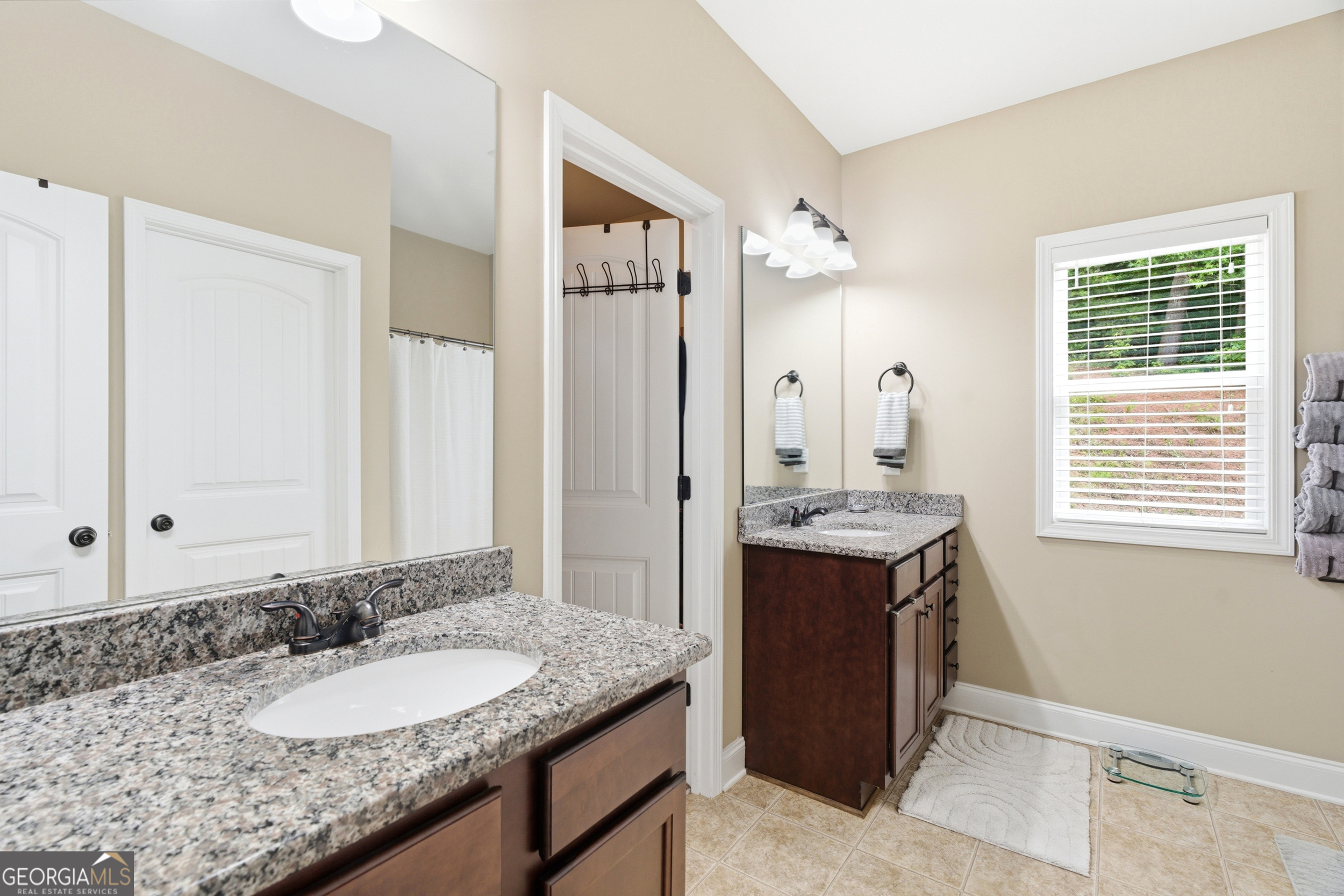 5553 Checkered Spot Drive Property Photo 21