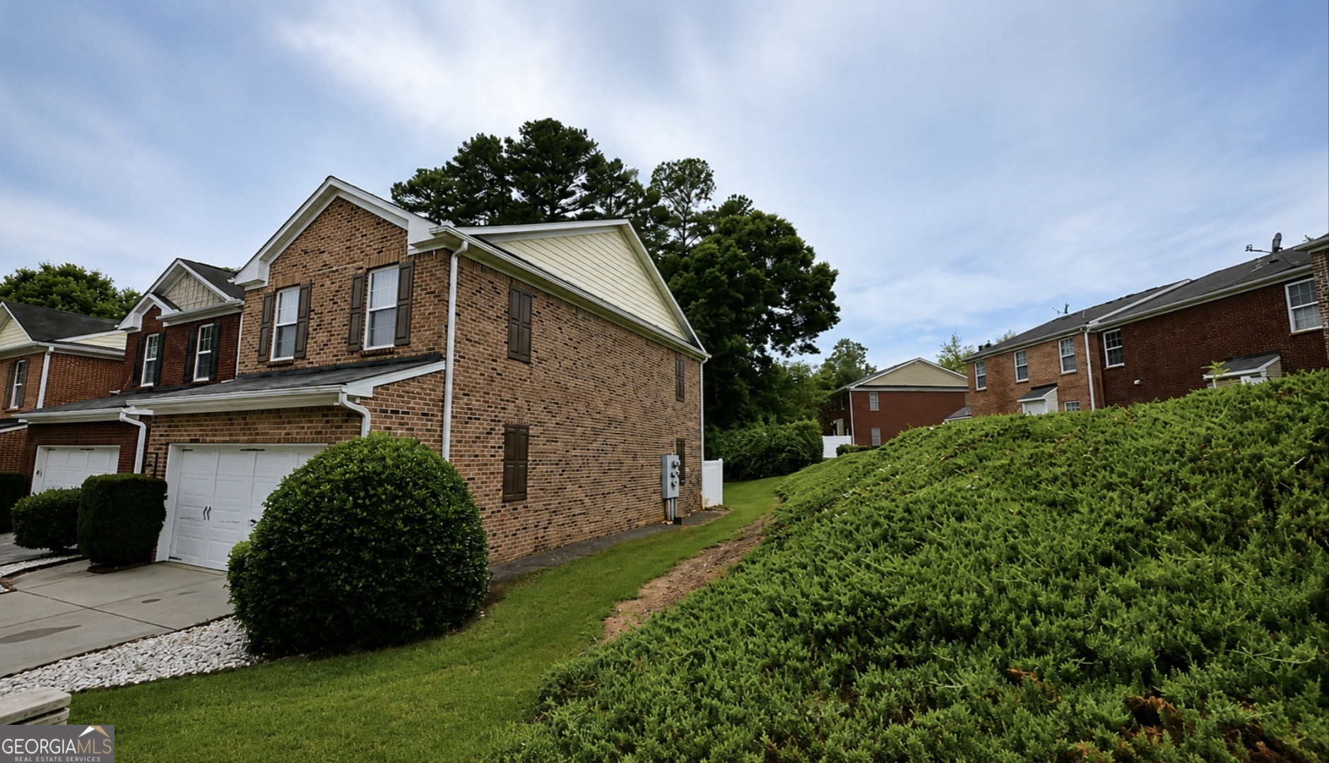 192 Bellewood Oak Drive Property Photo 3
