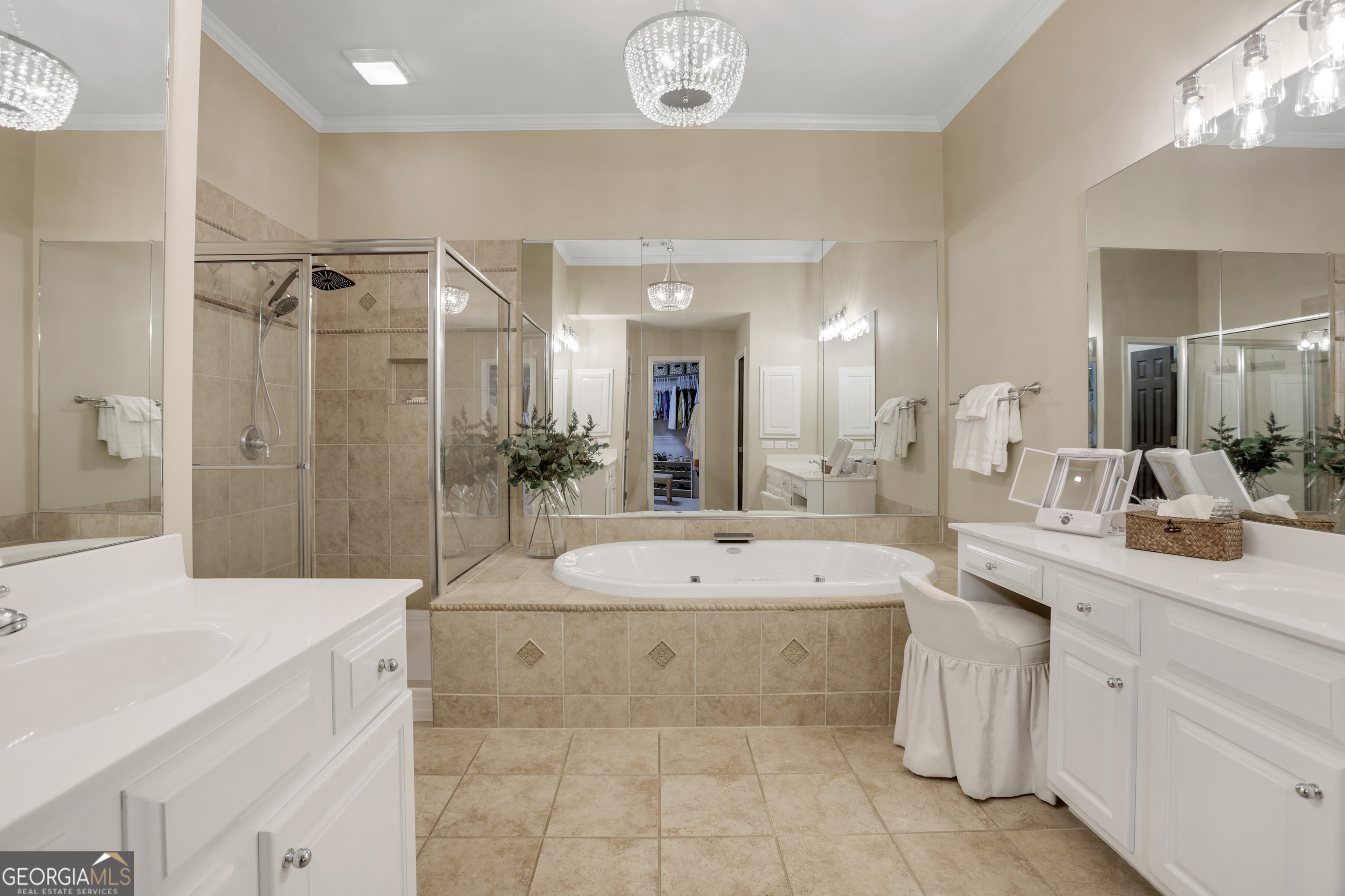 2555 Milford Lane Property Photo 6