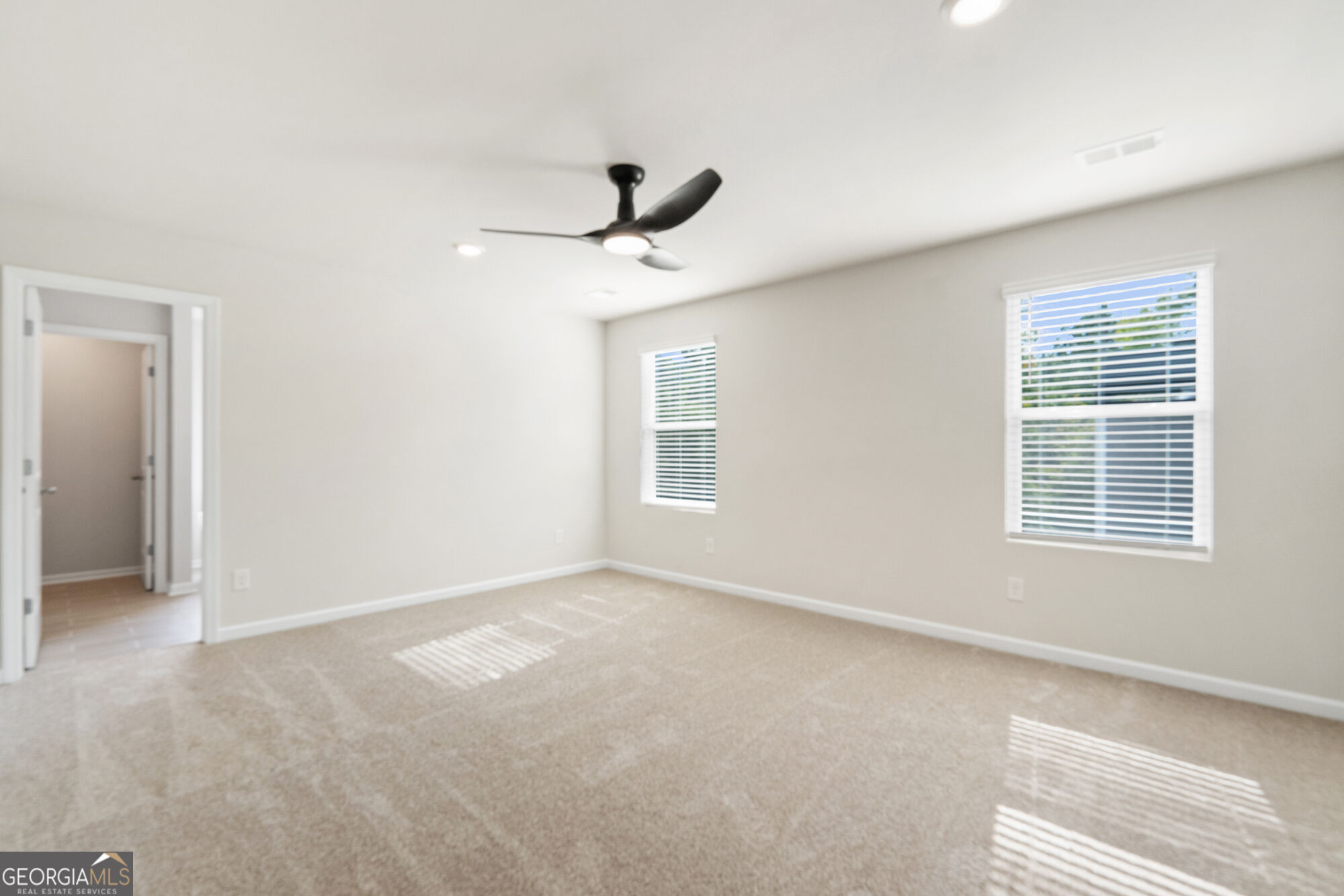 302 Hudson Court Property Photo 5