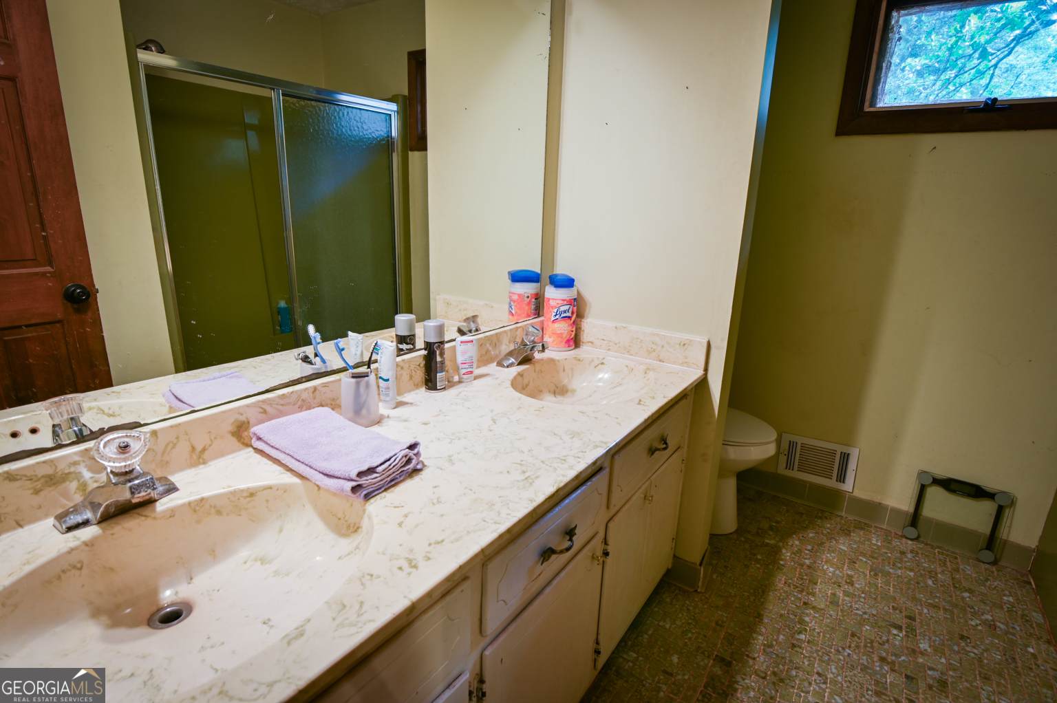 17 Valley Trail Property Photo 10