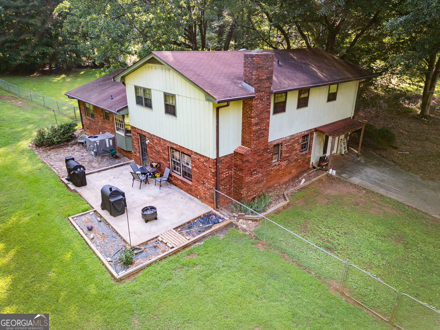 17 Valley Trail Property Photo 12