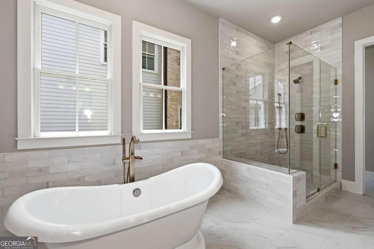 1033 Crossroad Trail Property Photo 4