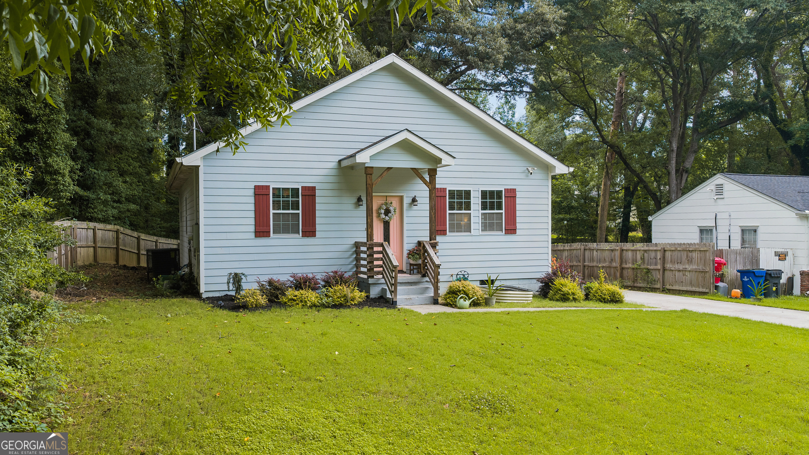 2533 Romain Way Property Photo 3
