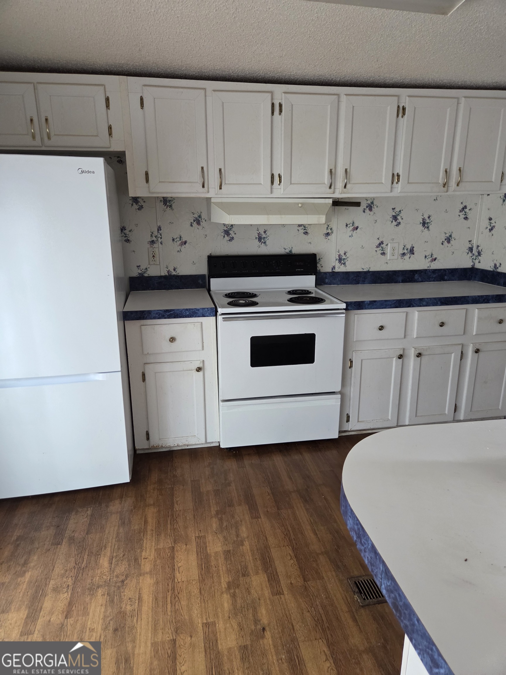 453 Lake Drive Property Photo 9