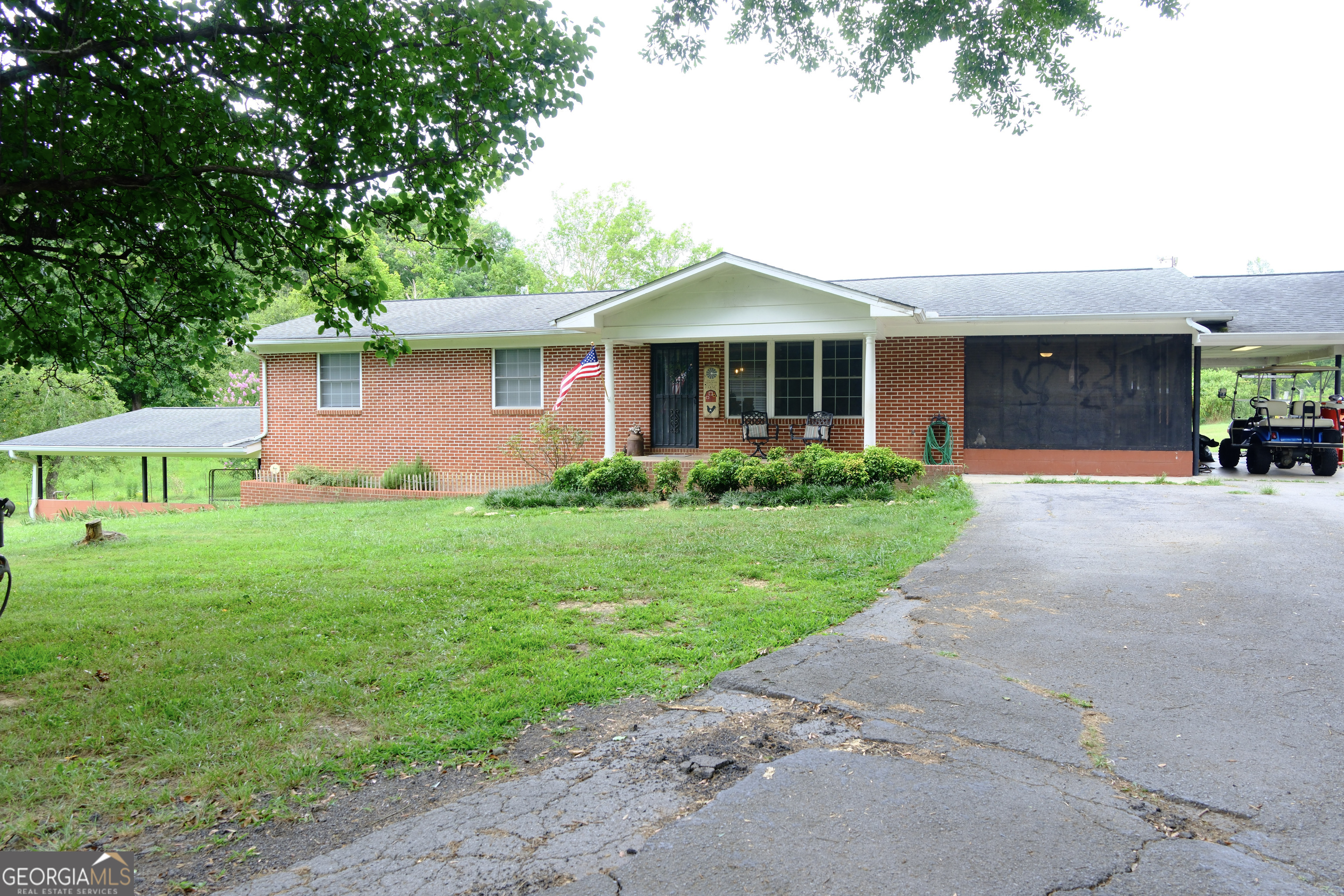 2394 E Broomtown Road Property Photo 3