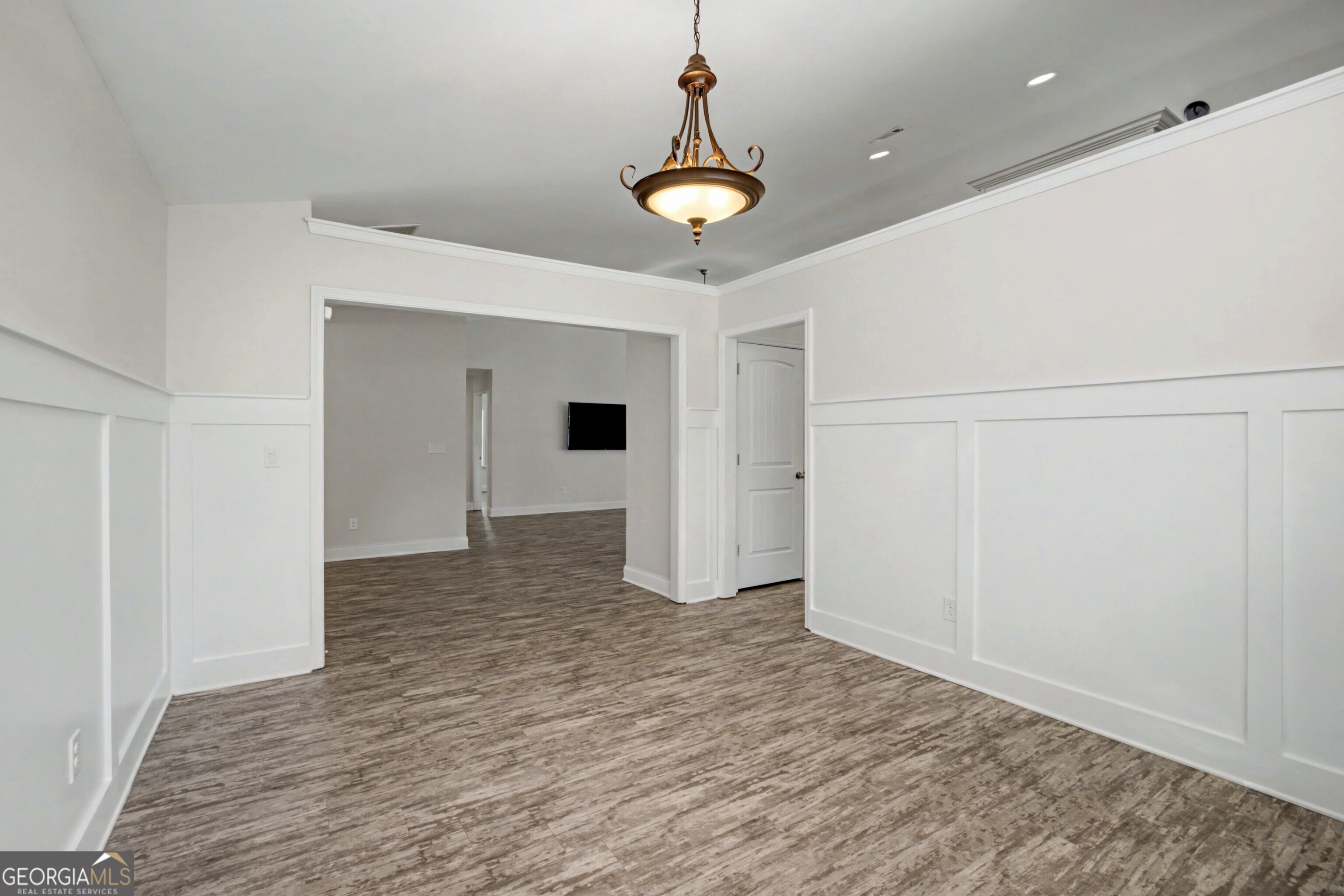 340 Grady Avenue Property Photo 8