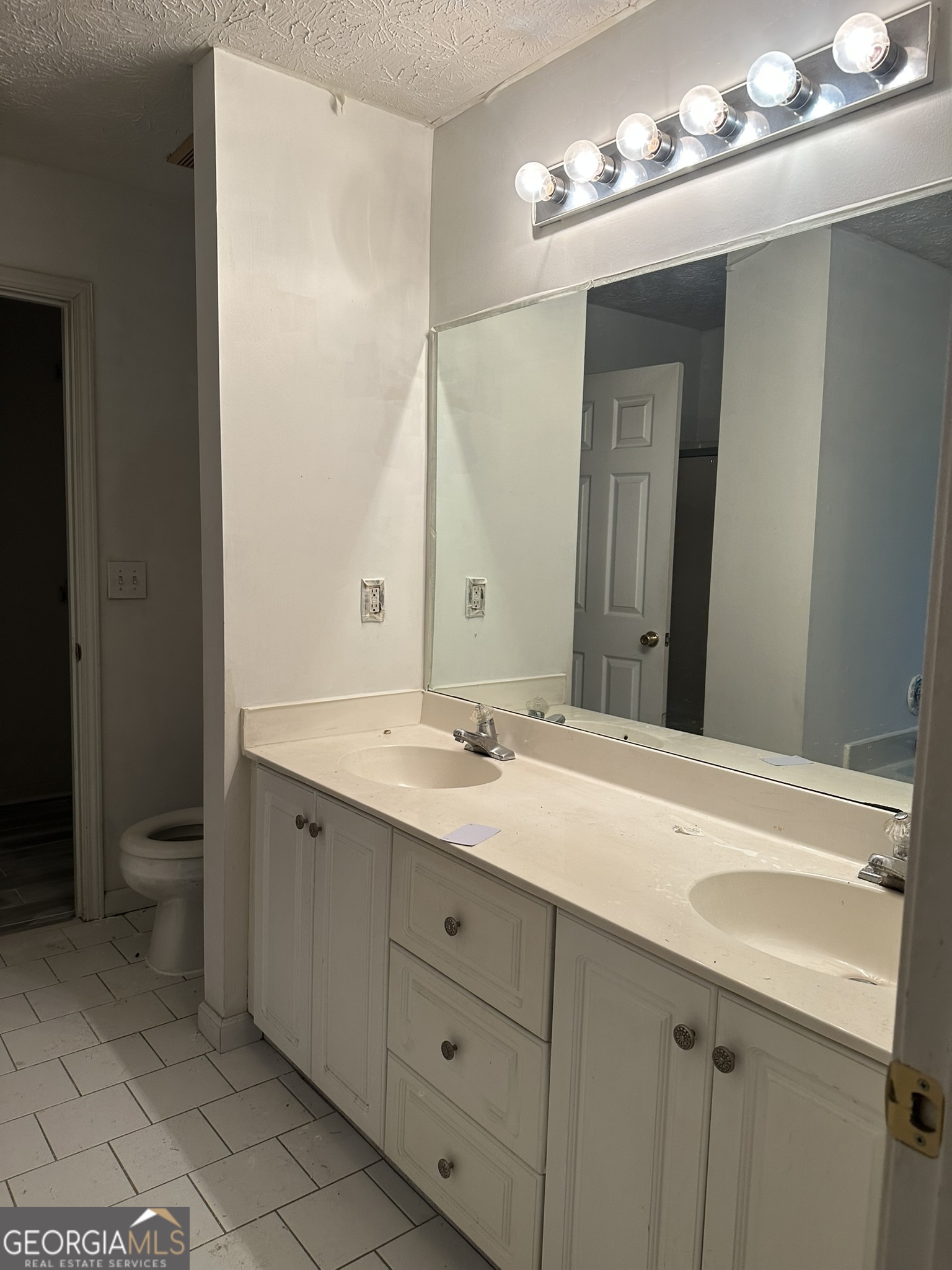 1735 Silver Way Property Photo 7