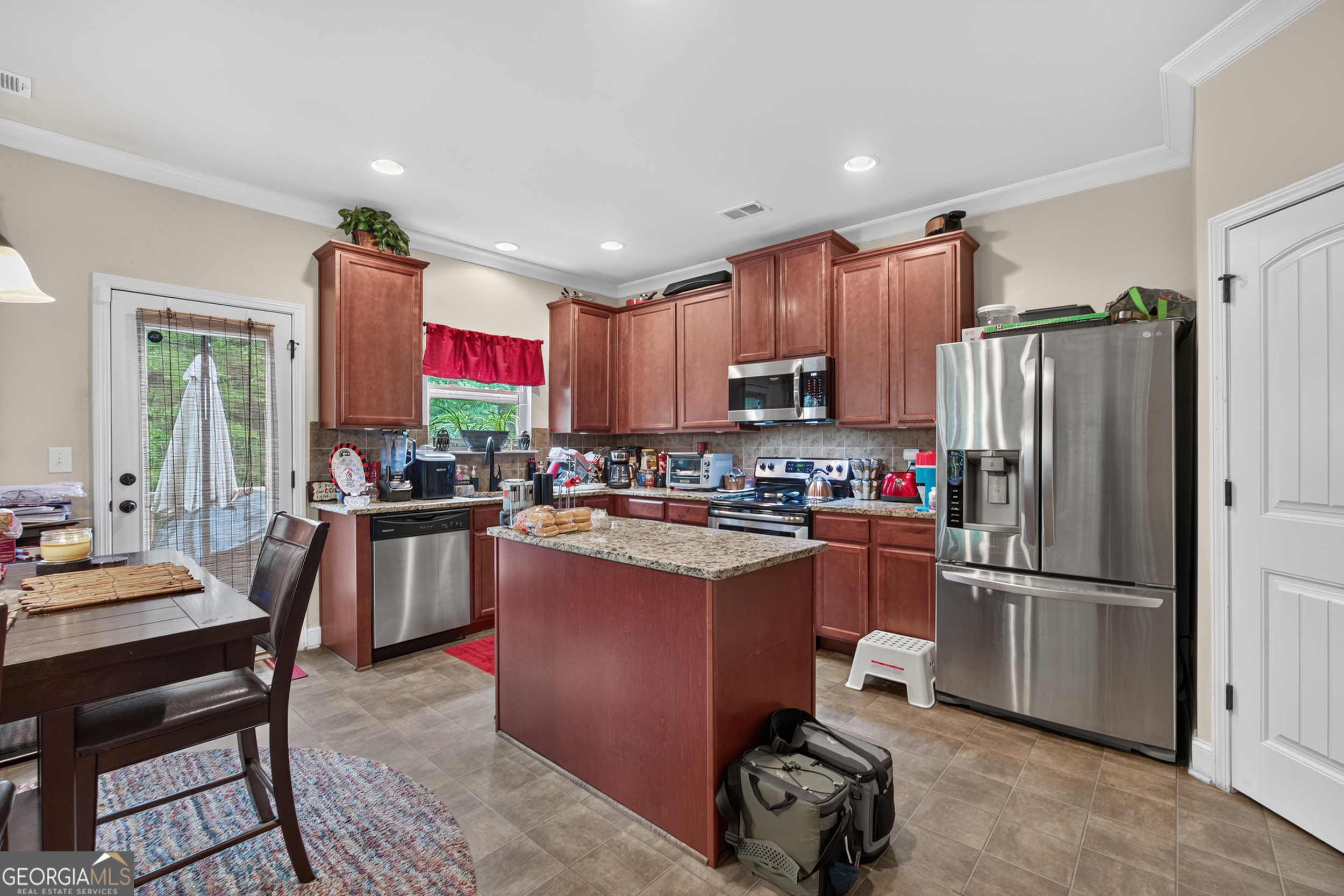 1387 Pebble Ridge Drive Property Photo 8