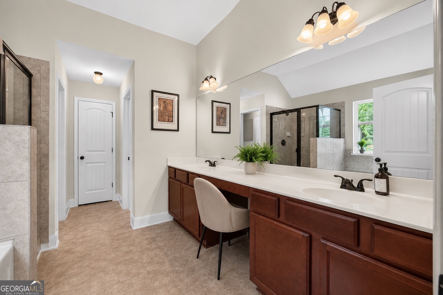 1387 Pebble Ridge Drive Property Photo 18