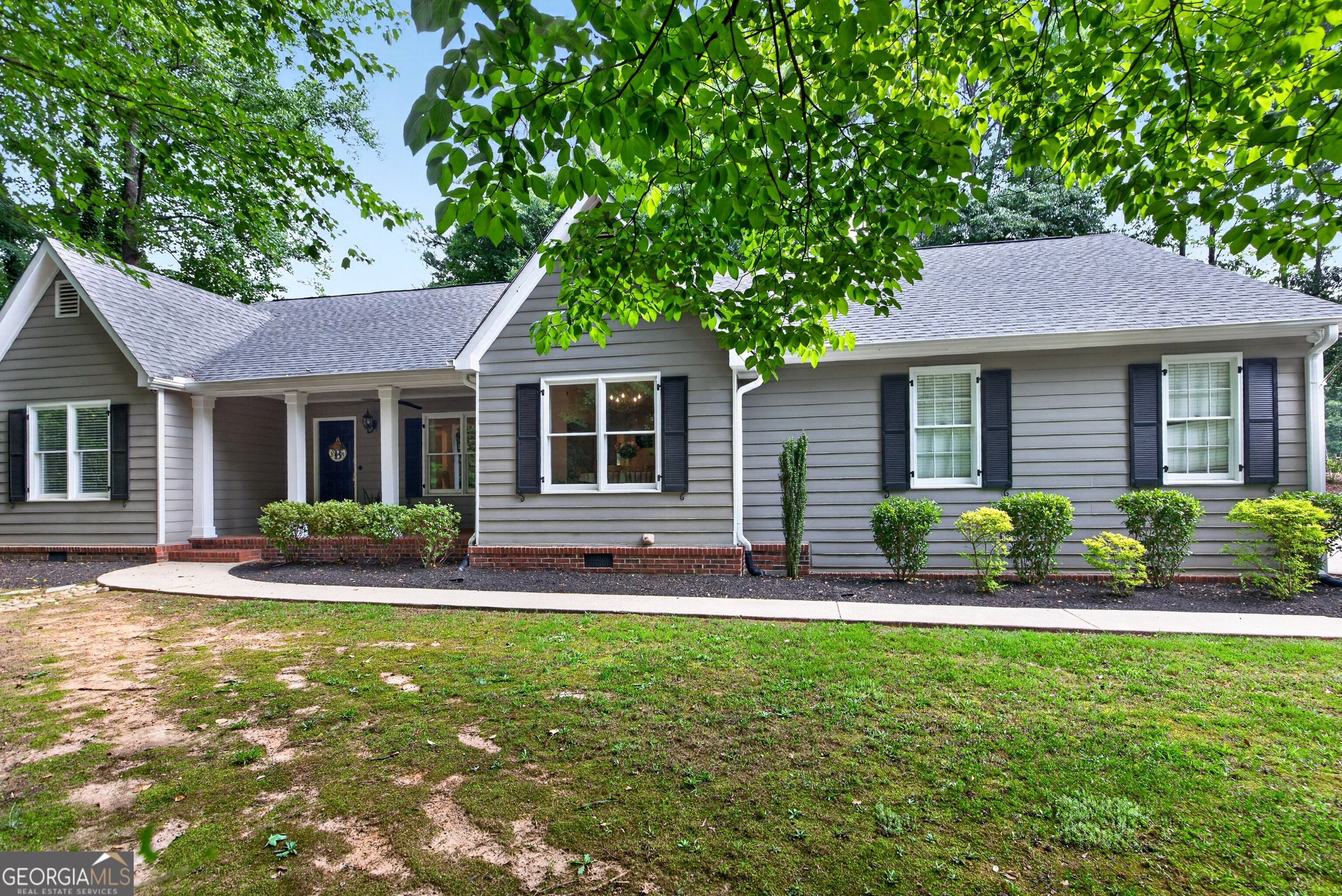 1405 Lake Dow Road Property Photo 2