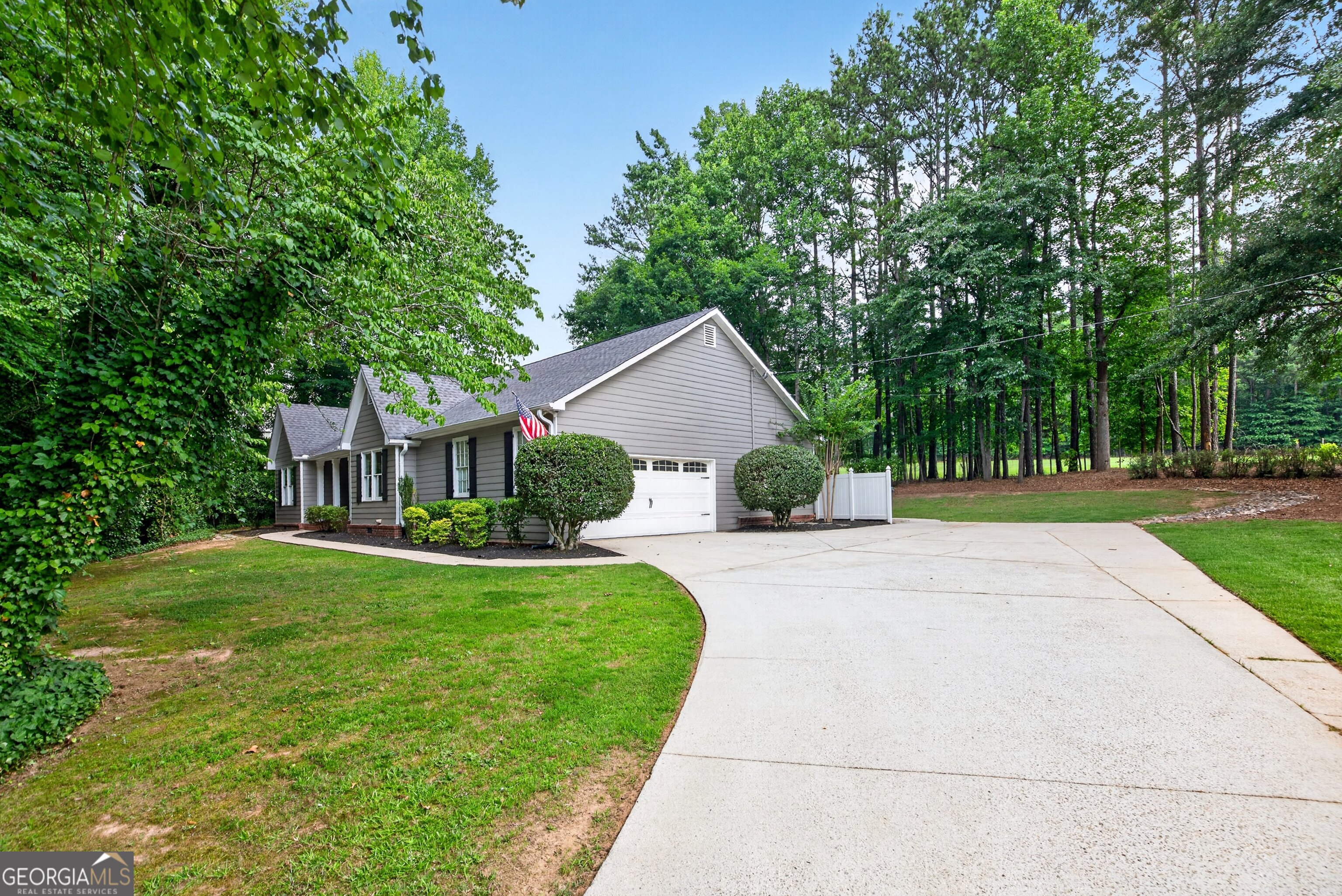 1405 Lake Dow Road Property Photo 3