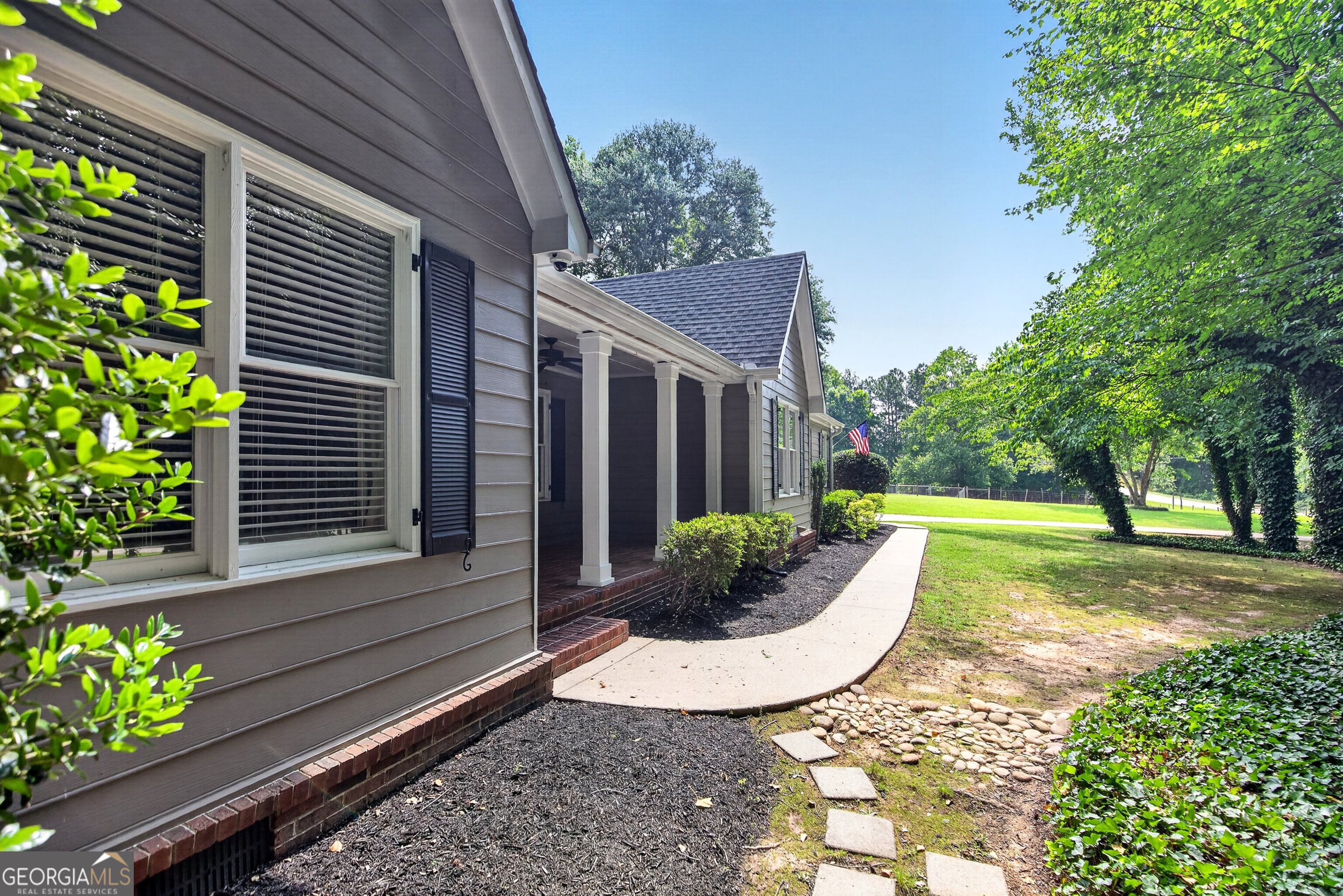 1405 Lake Dow Road Property Photo 4