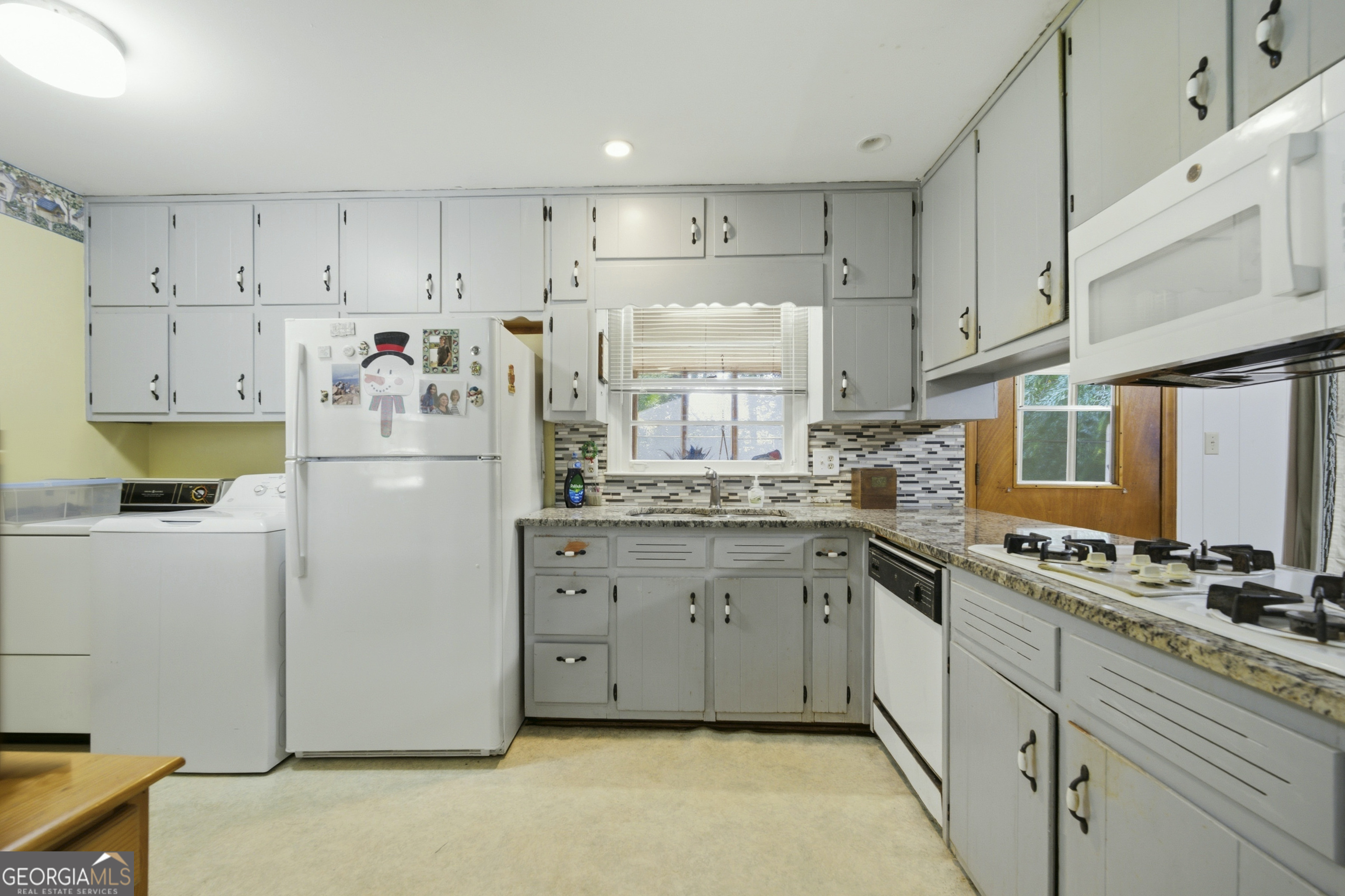6574 Amity Court Property Photo 5
