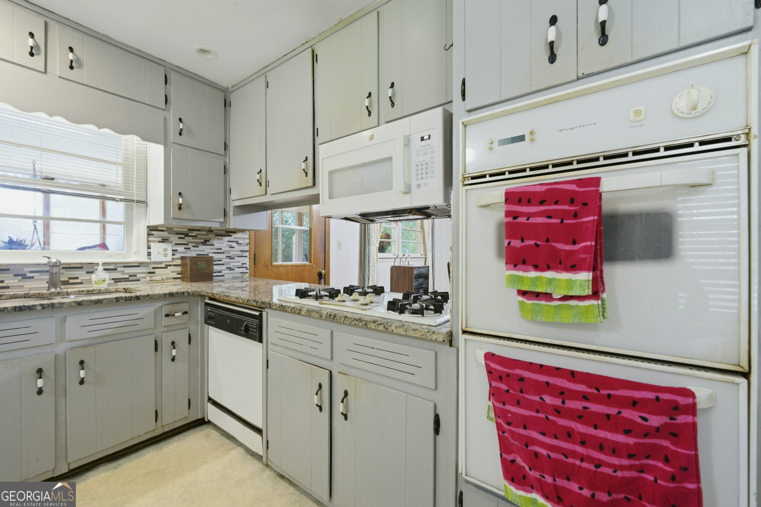 6574 Amity Court Property Photo 7