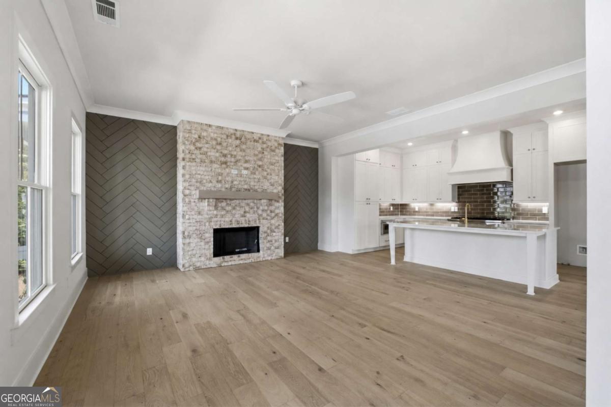 2015 Village Walk Property Photo 2