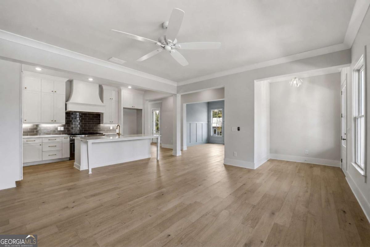 2015 Village Walk Property Photo 10