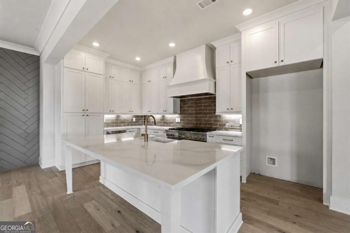 2015 Village Walk Property Photo 12