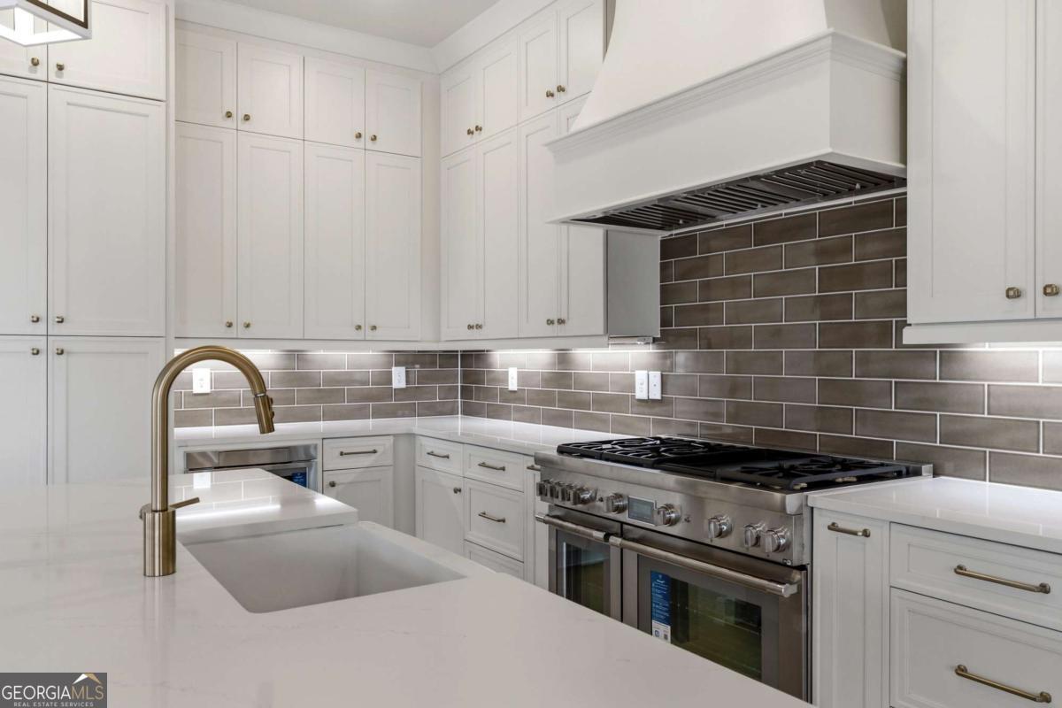 2015 Village Walk Property Photo 13